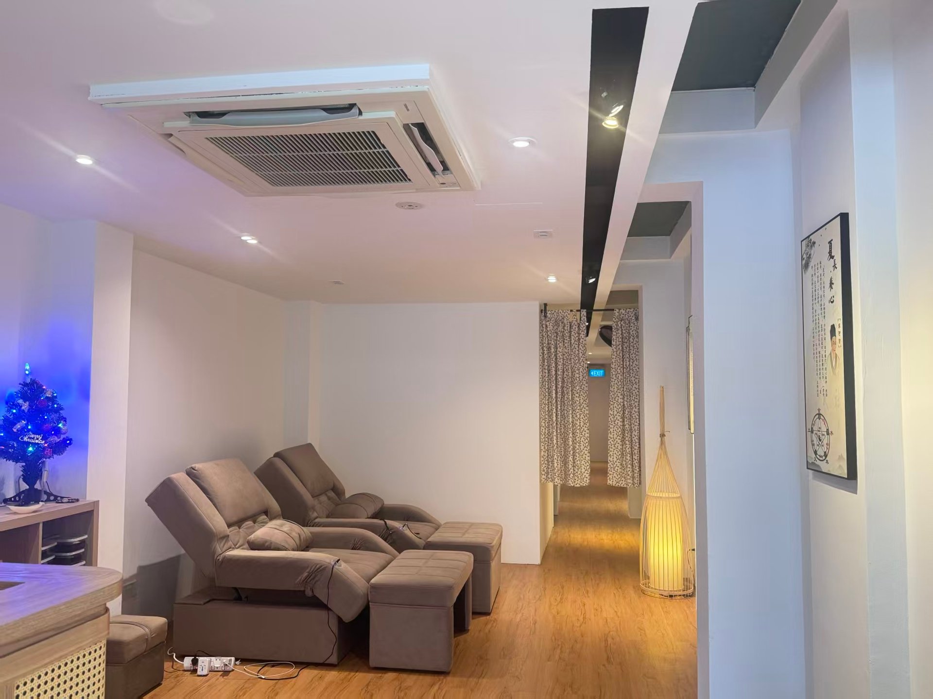 black and white bed linen