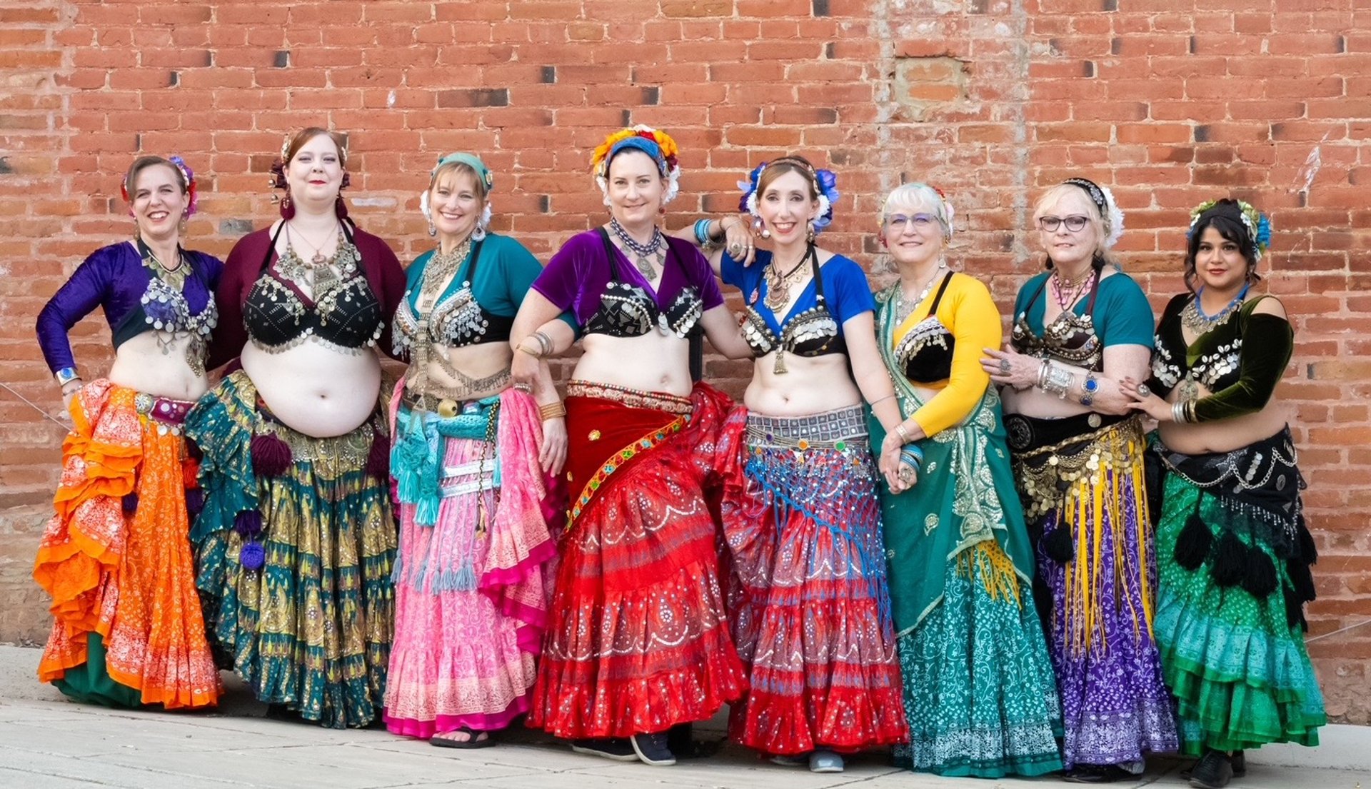 gray computer monitor