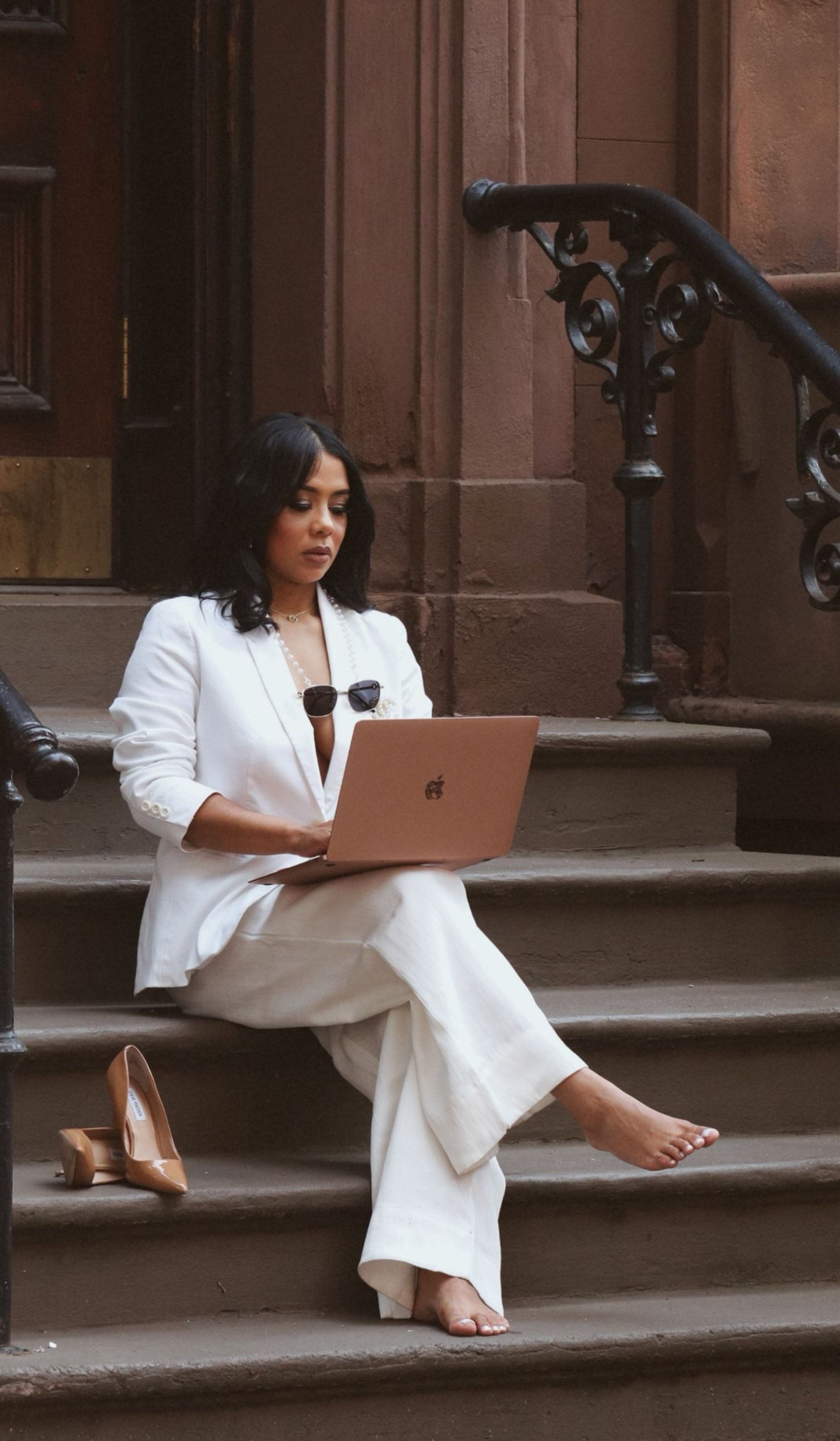 black and white bed linen