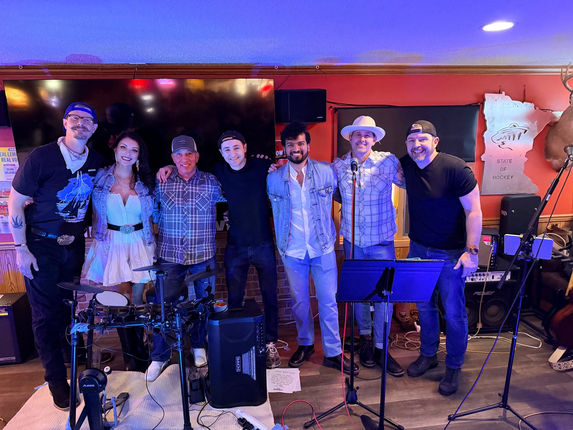 black and white bed linen