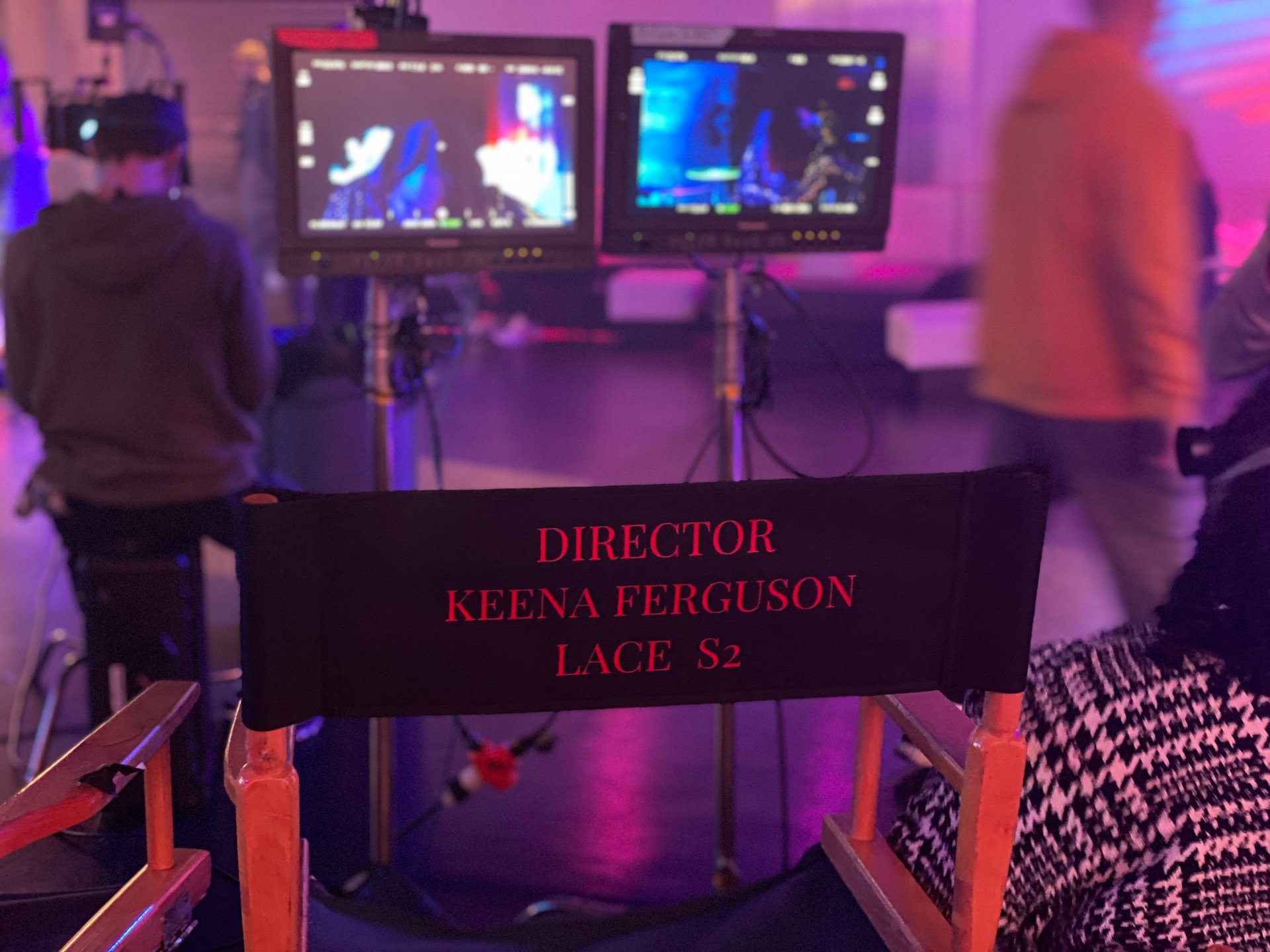 gray computer monitor