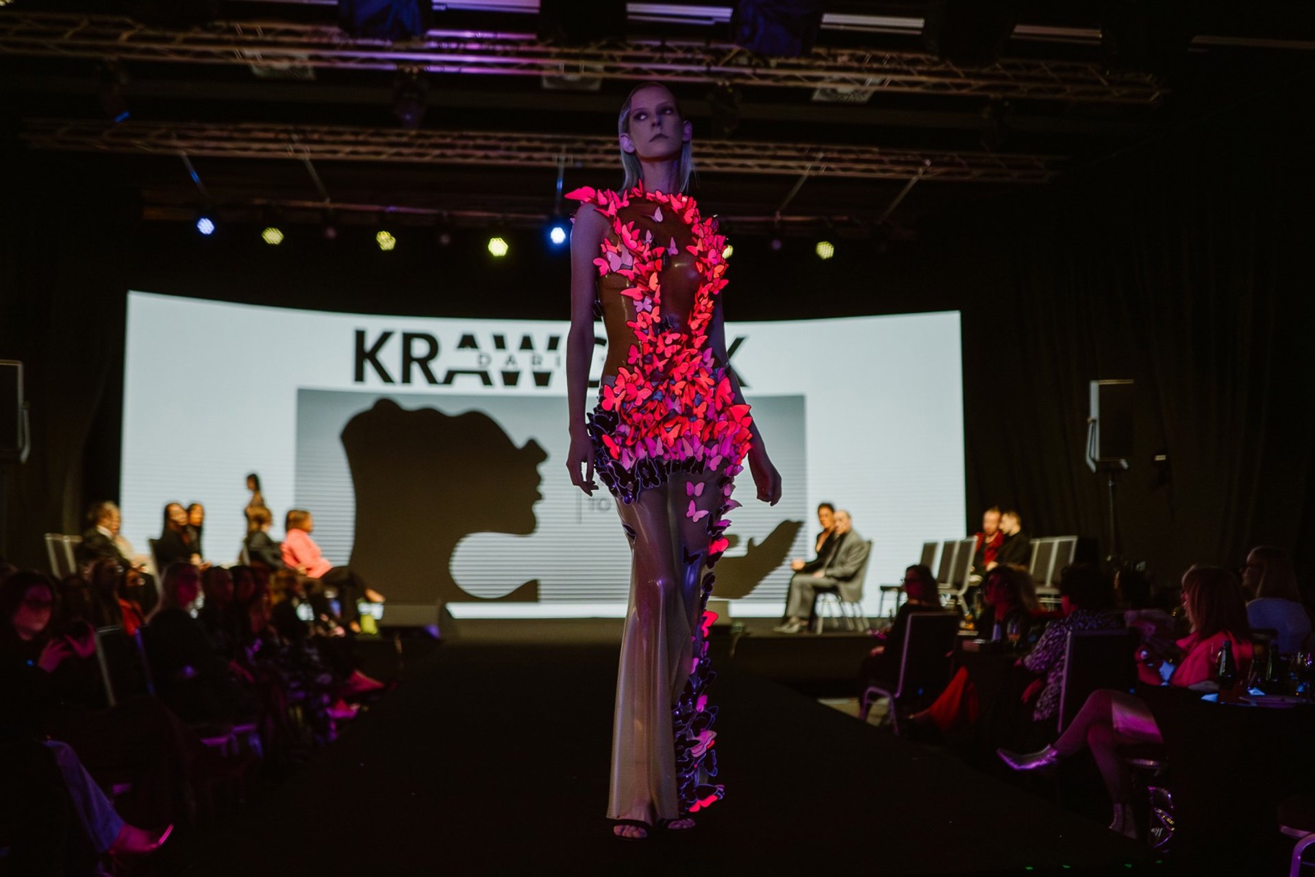 black and white bed linen