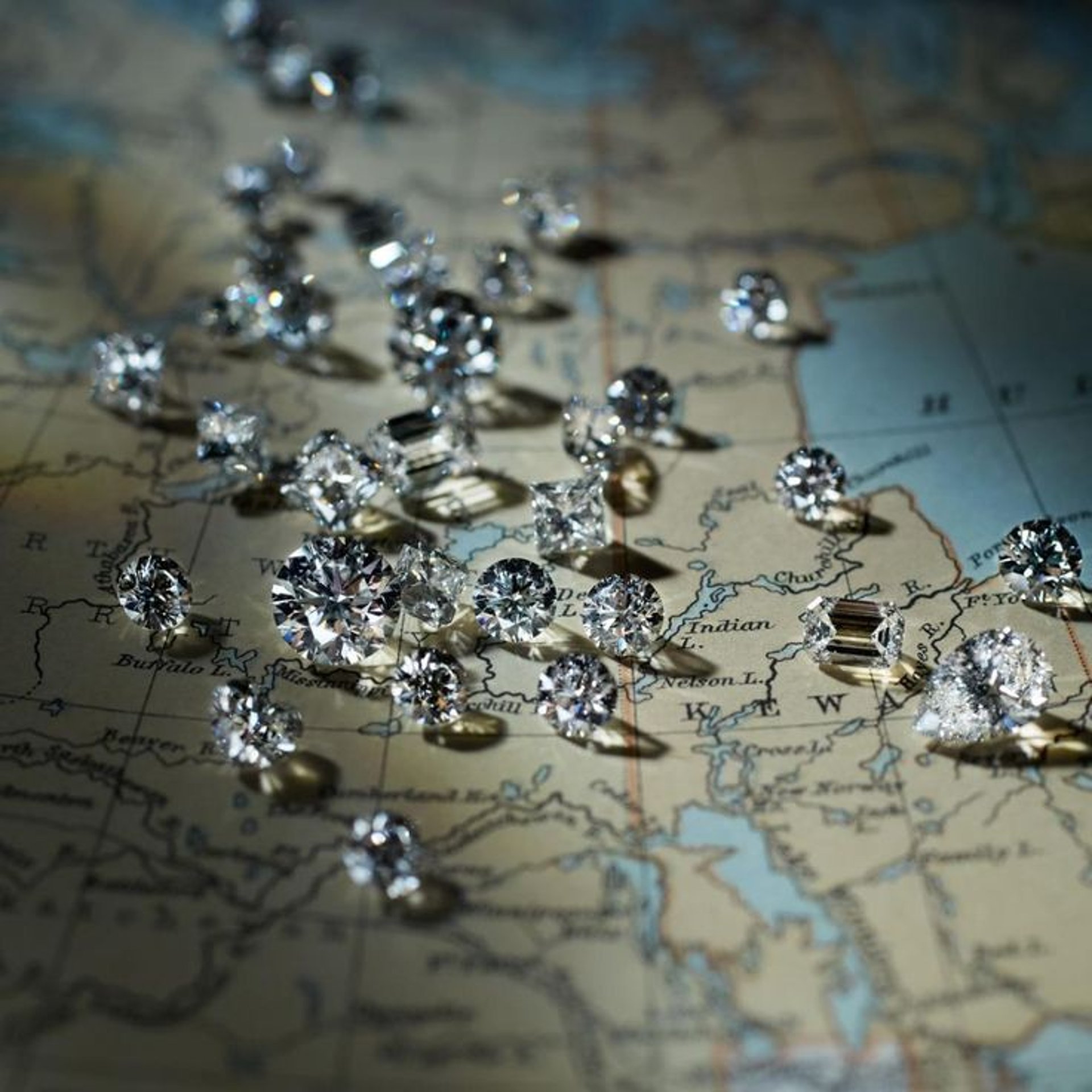 black and white bed linen