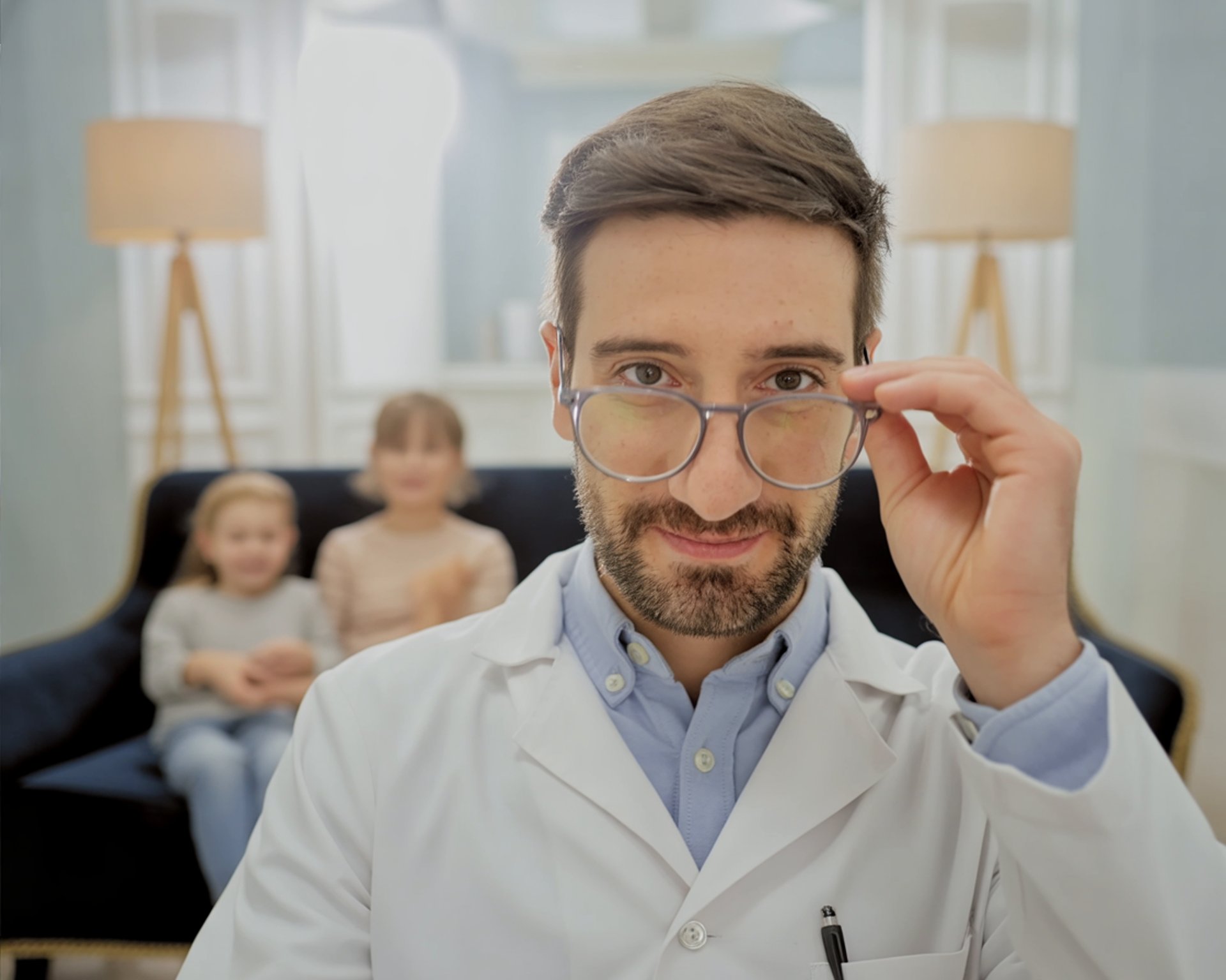 gray computer monitor