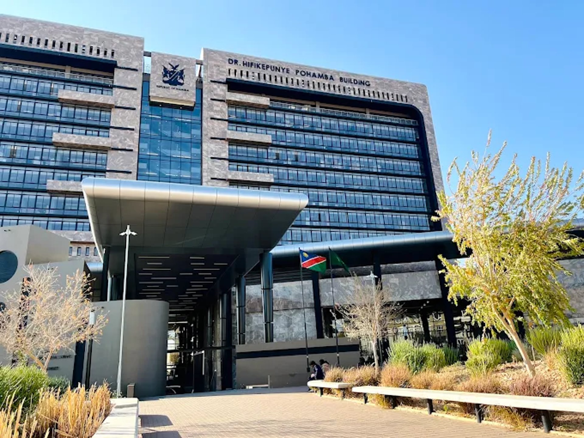 gray computer monitor