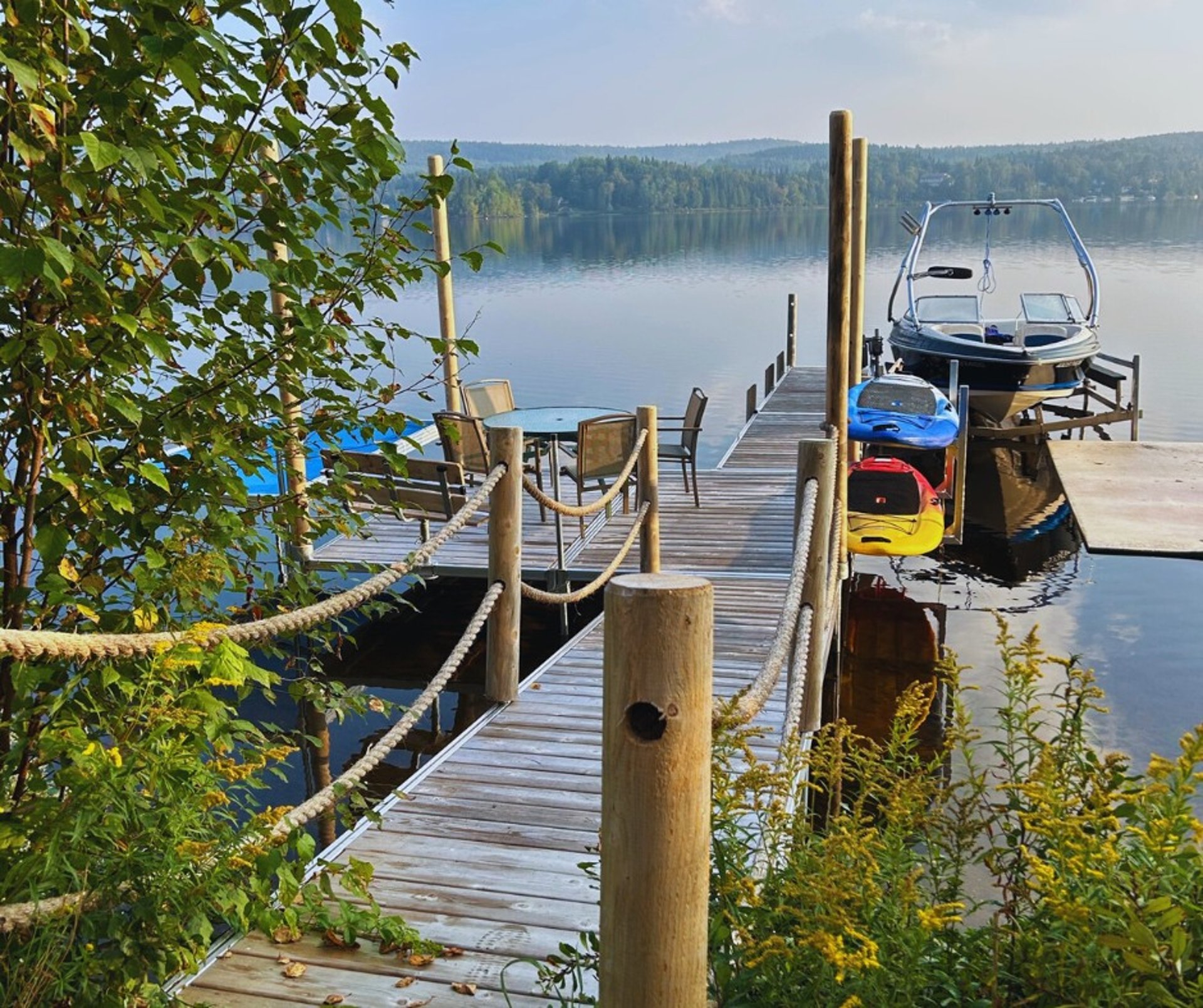 black and white bed linen