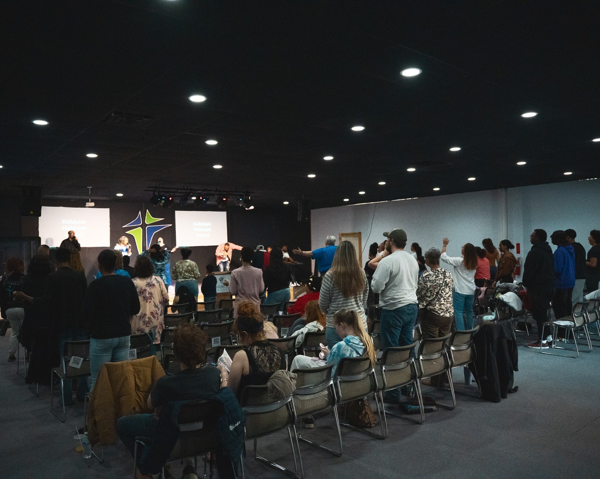 black and white bed linen