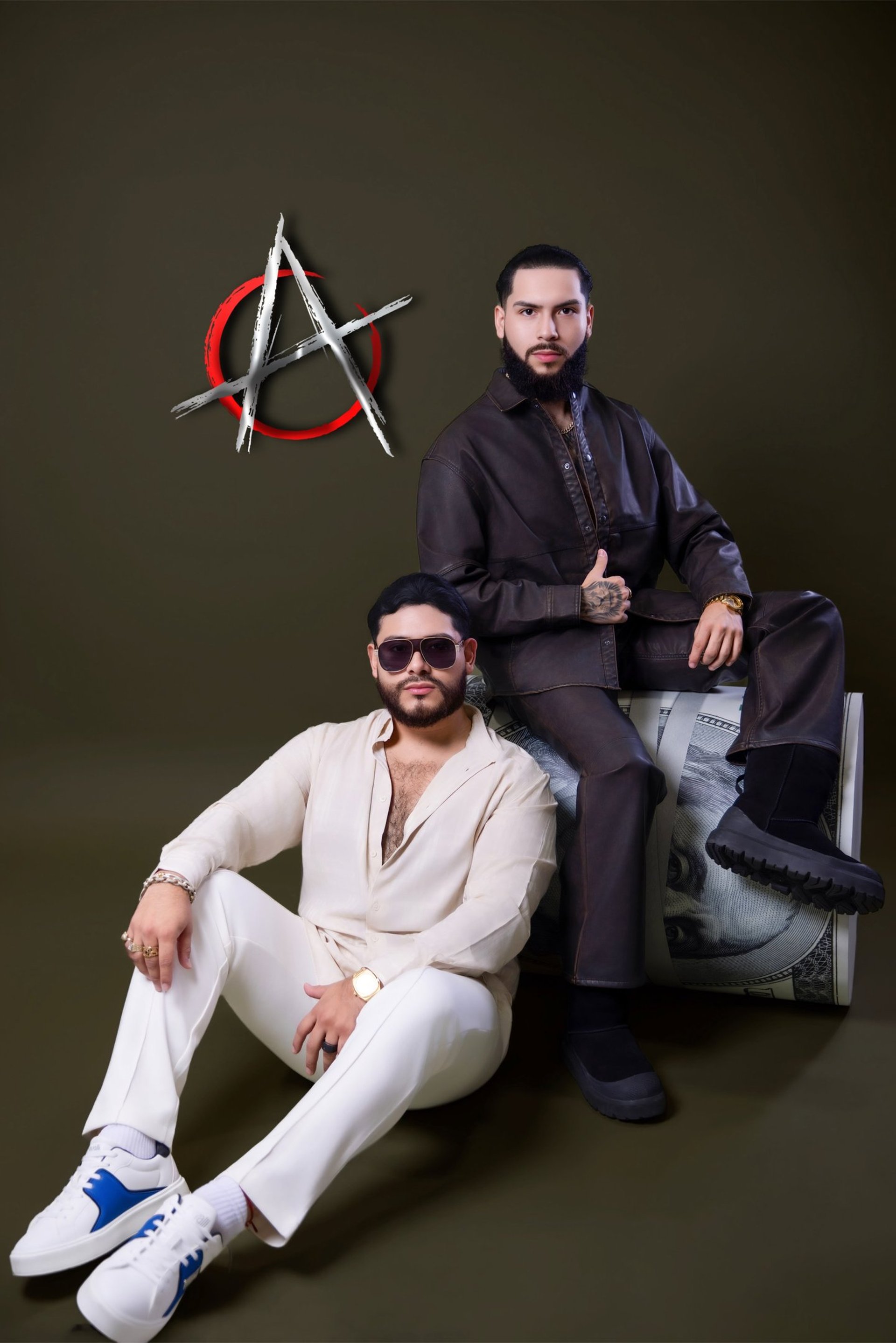 gray computer monitor