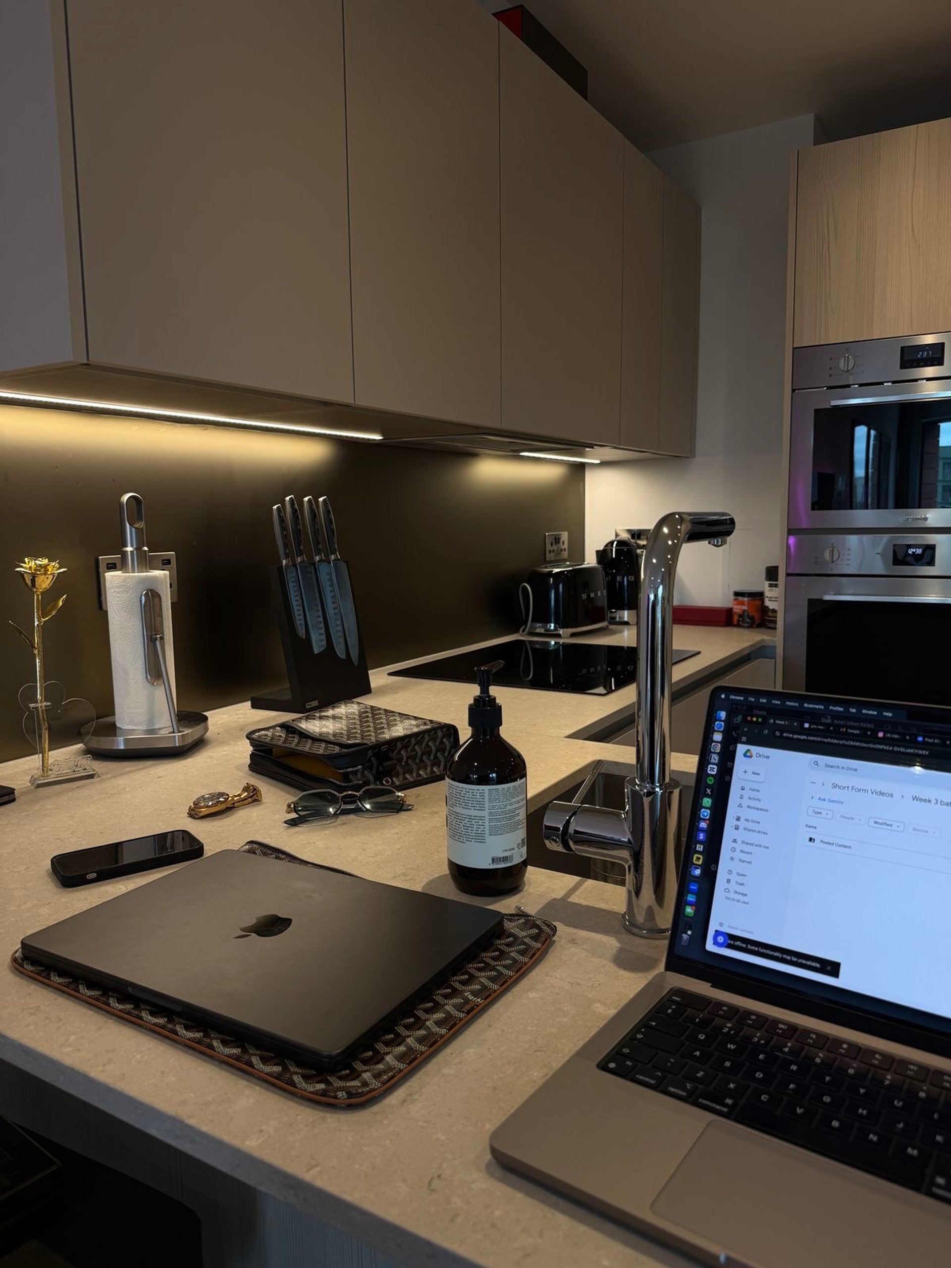 black and white bed linen