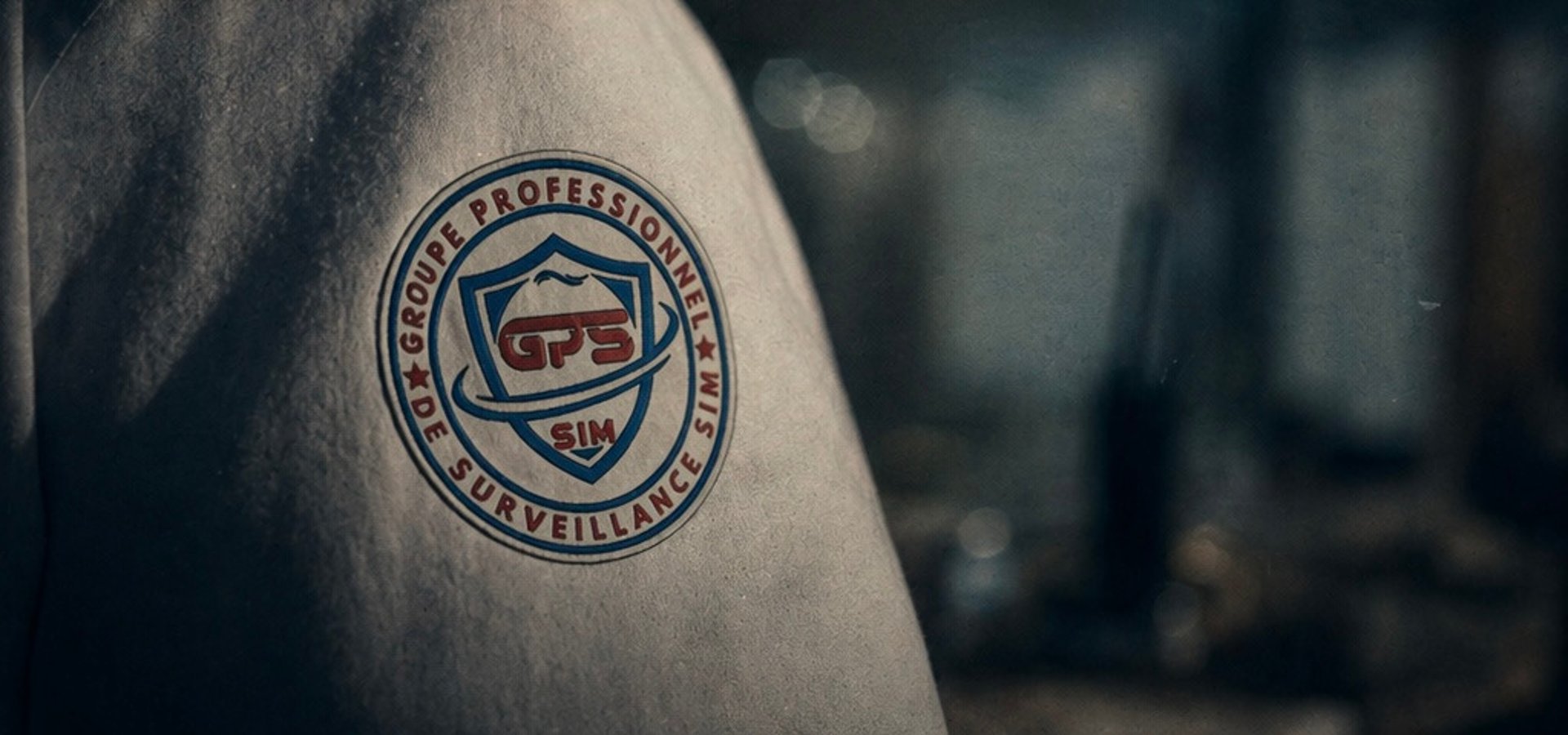 gray computer monitor