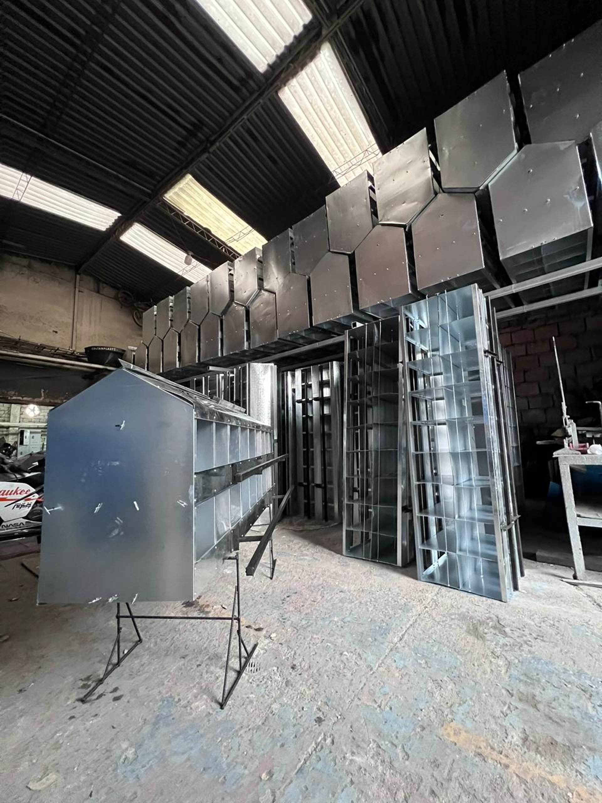 black and white bed linen