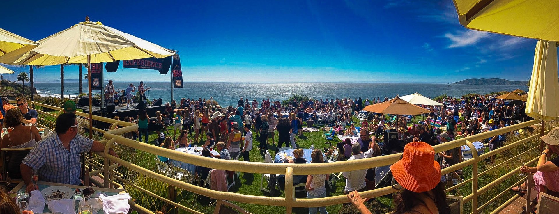 gray computer monitor