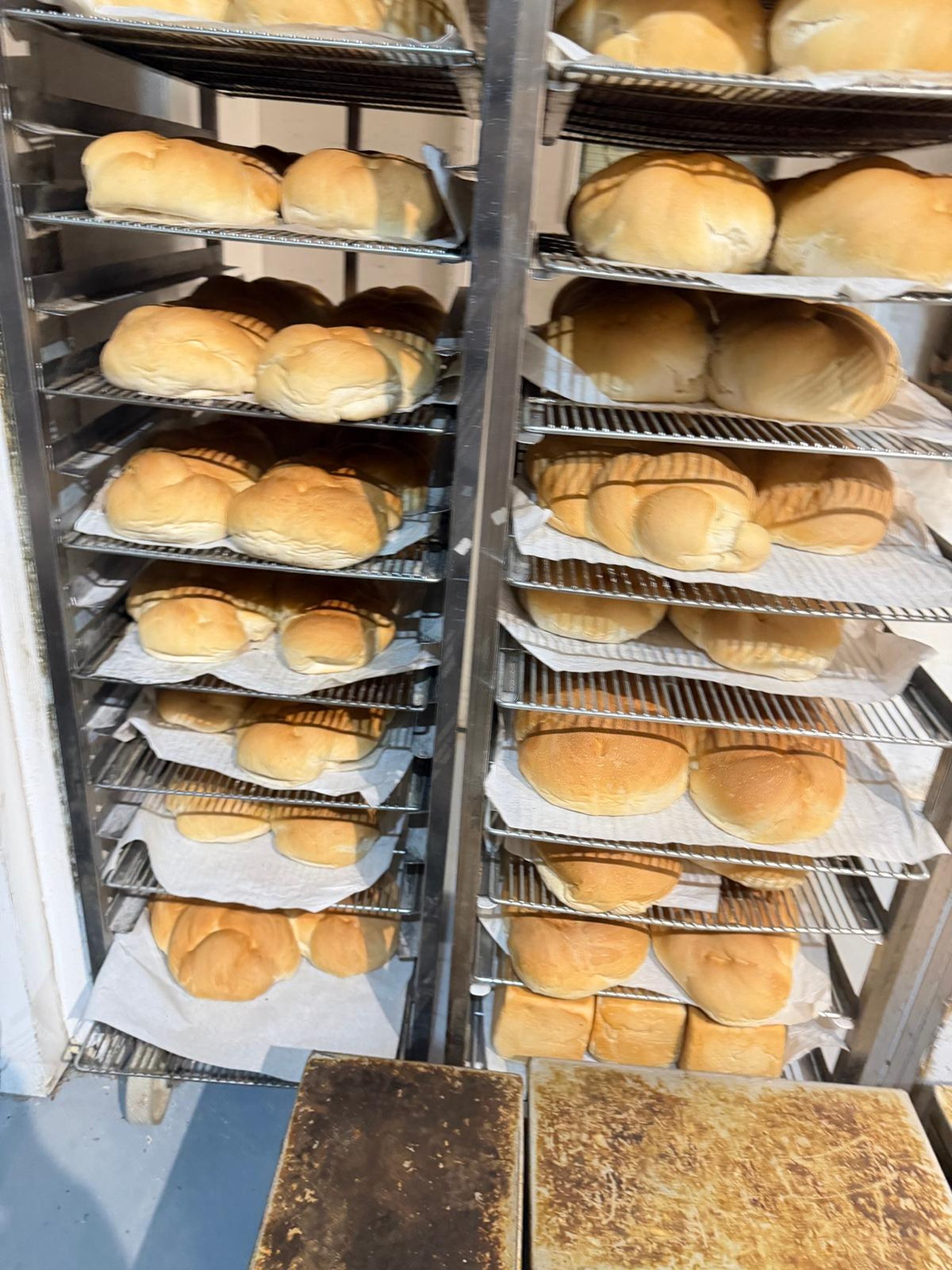 black and white bed linen