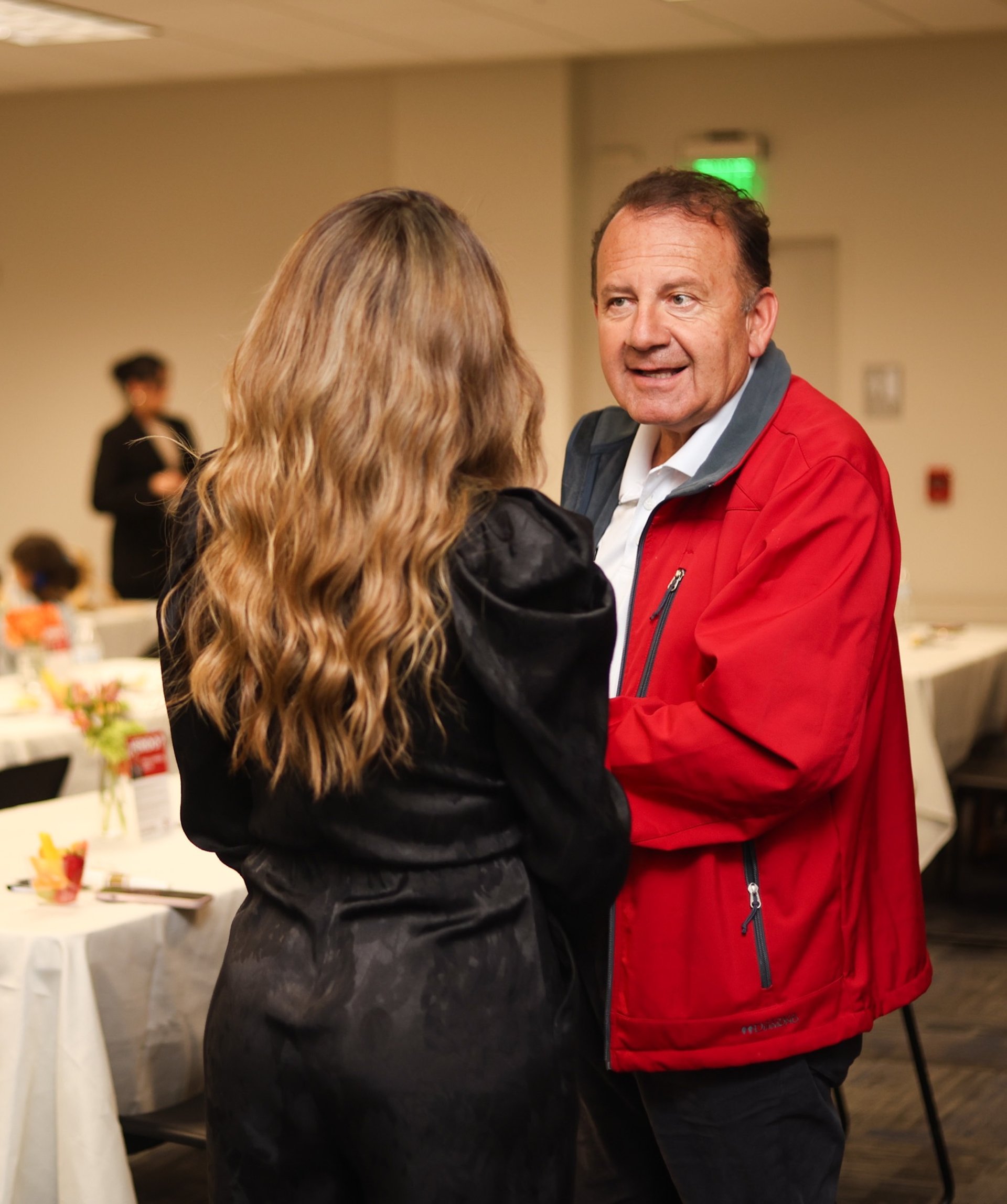 gray computer monitor