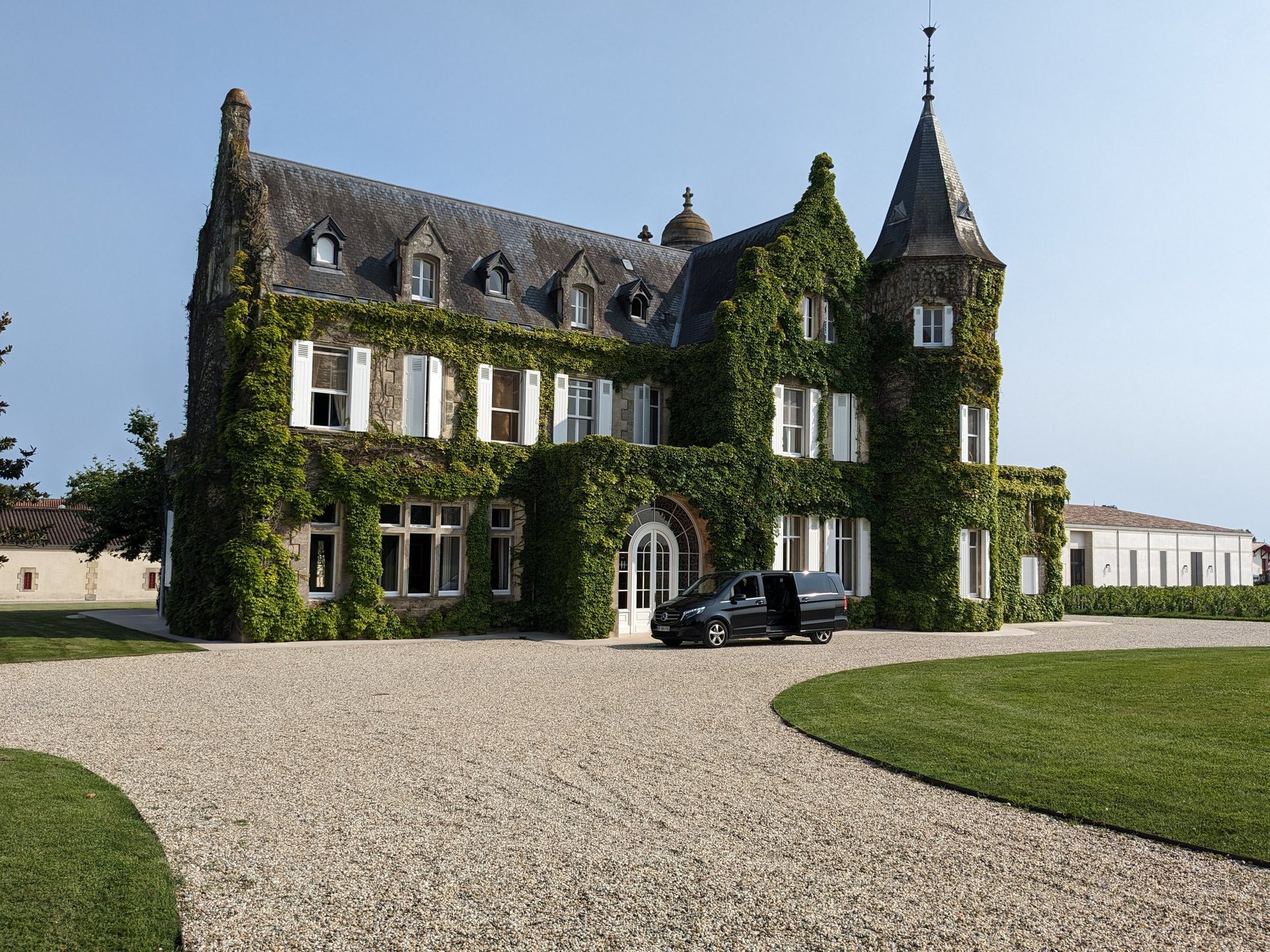 Chateau Lascombes, Margaux and luxury transport van