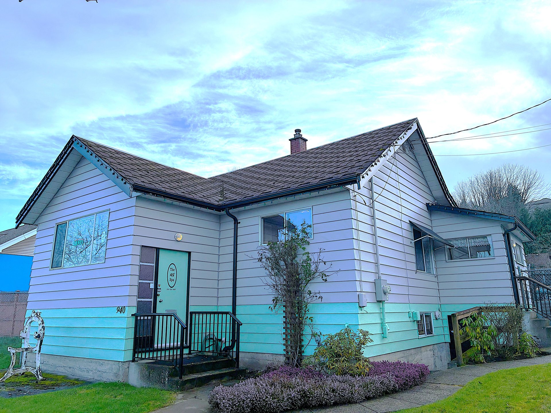 black and white bed linen
