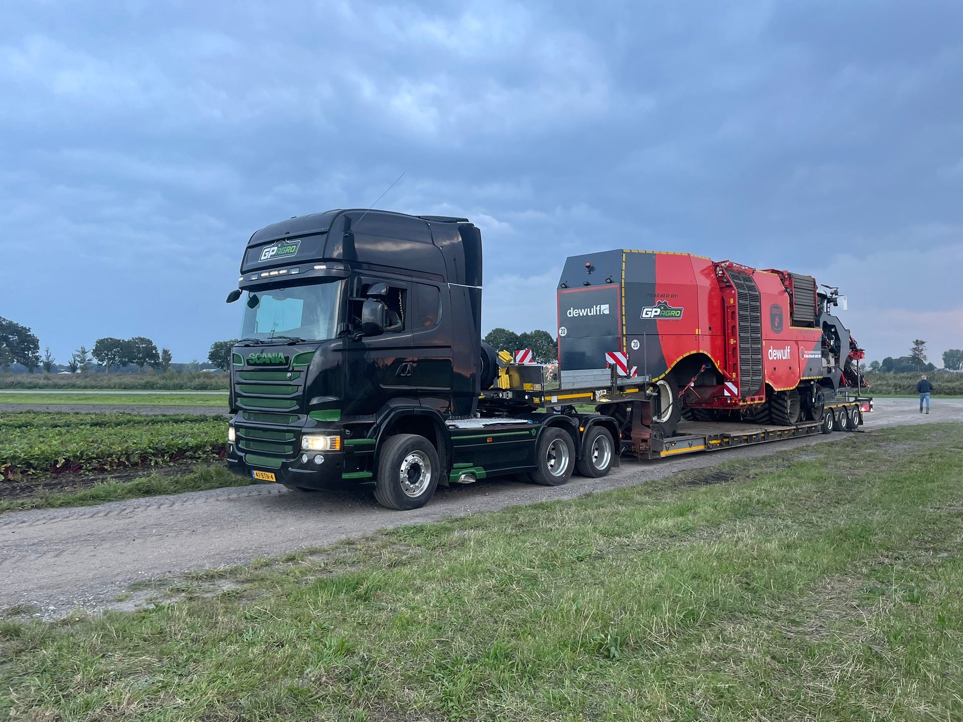 black and brown leather padded tub sofa