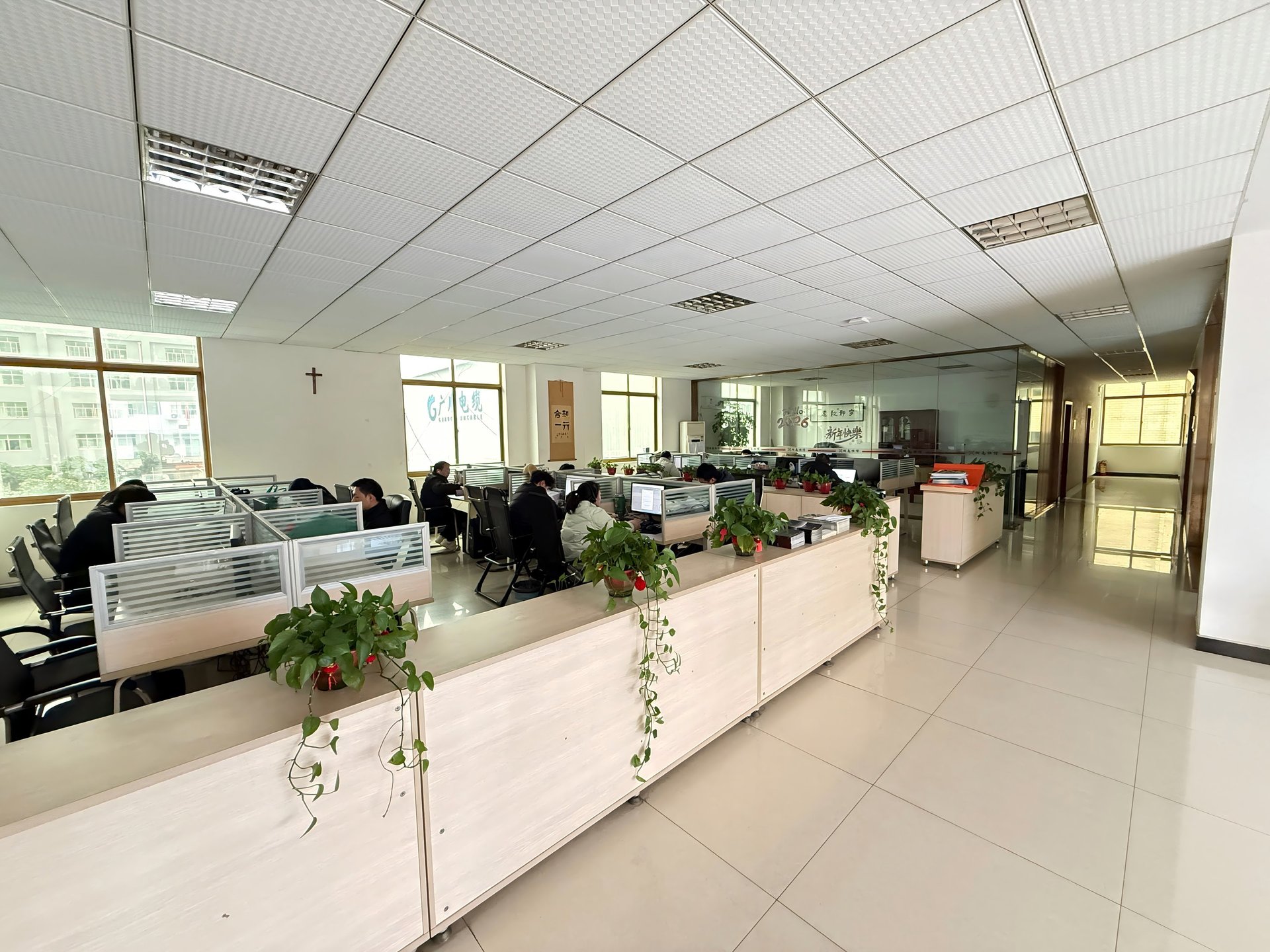 gray computer monitor