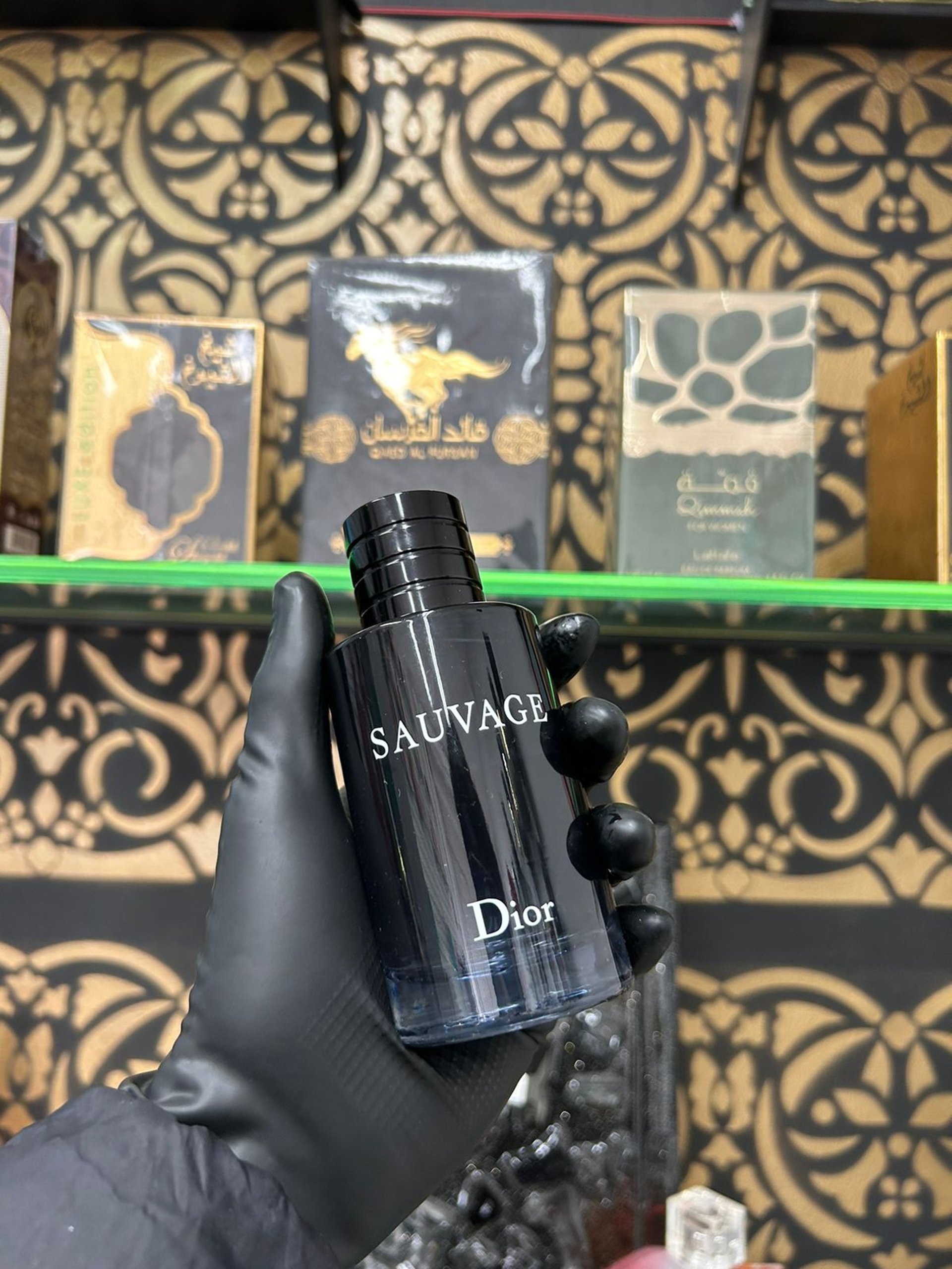 black and white bed linen