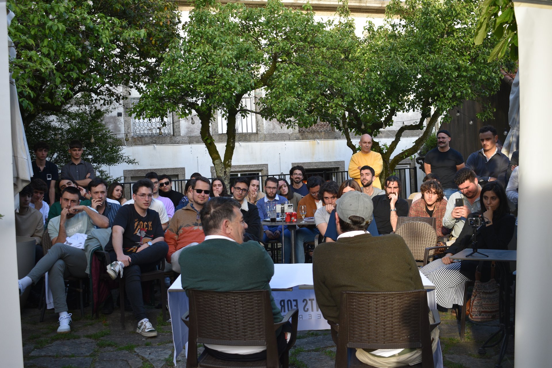 black and white bed linen