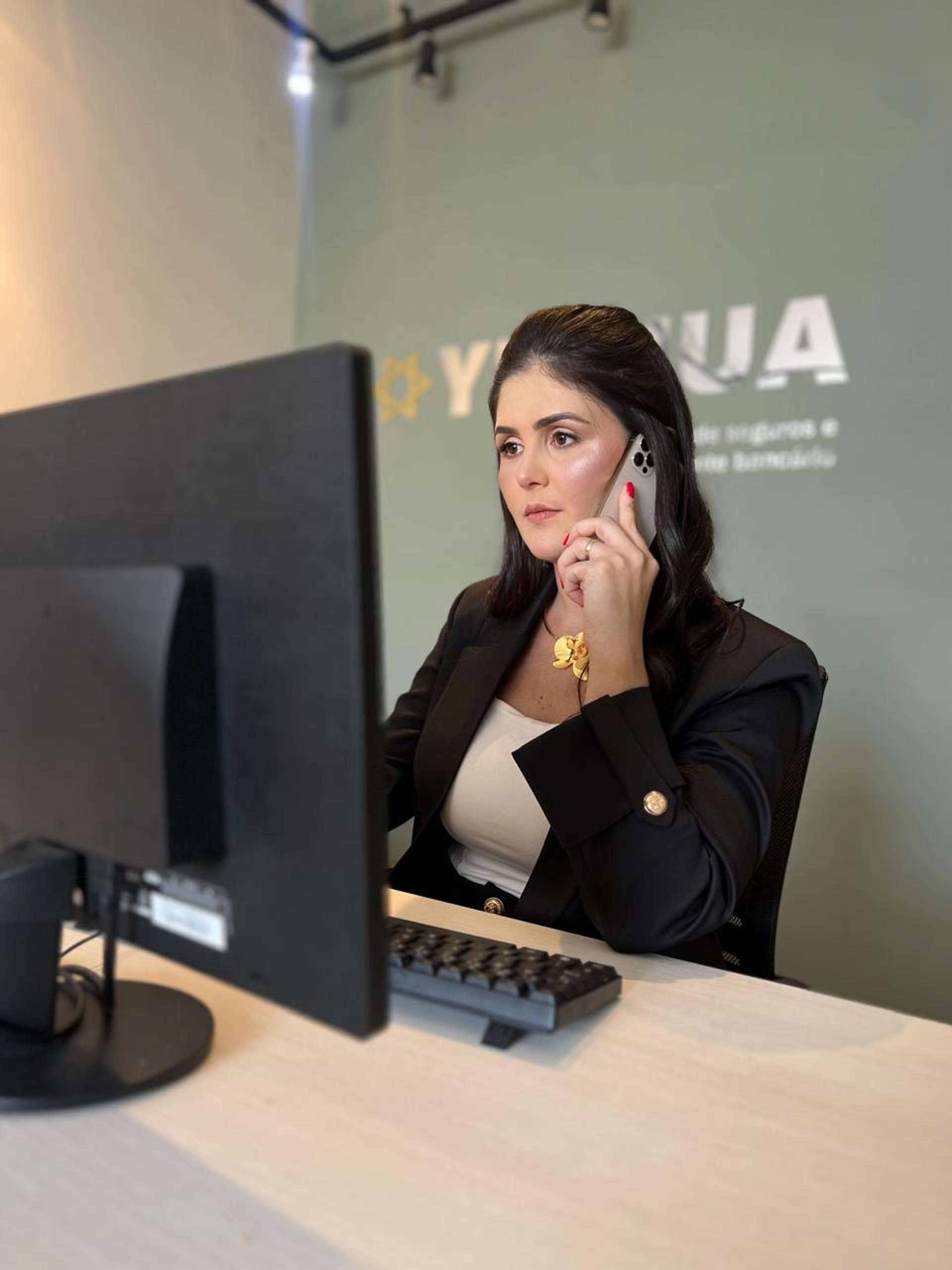 black and brown leather padded tub sofa