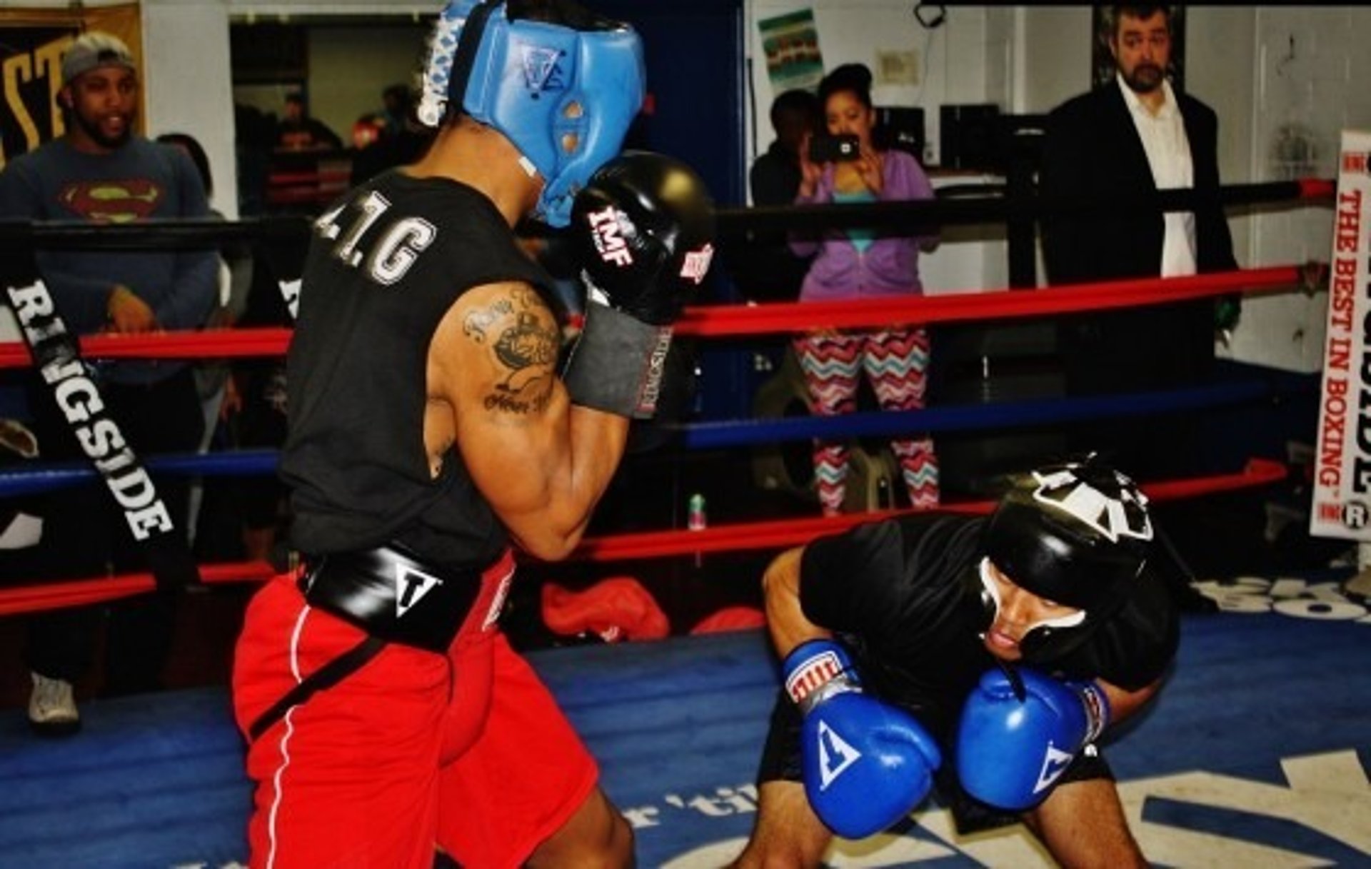 gray computer monitor