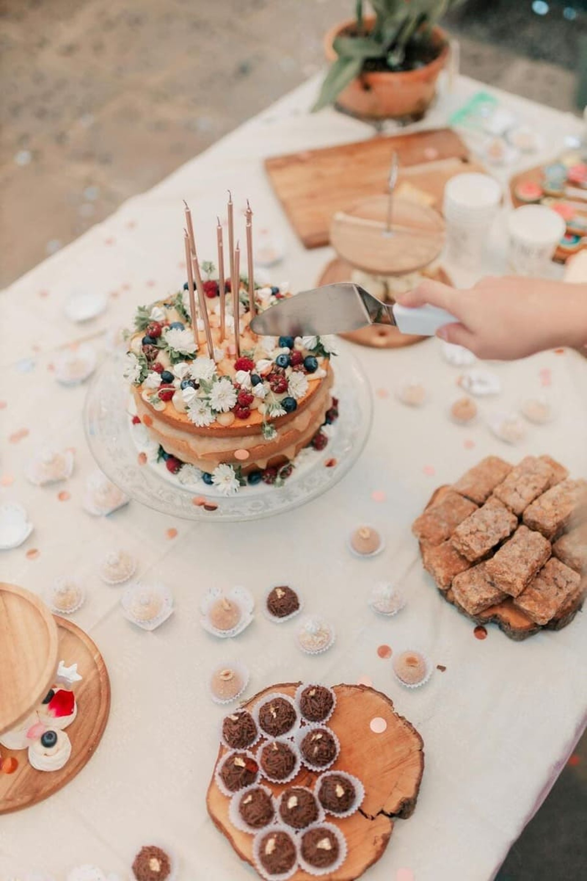 Mesa de postres variados