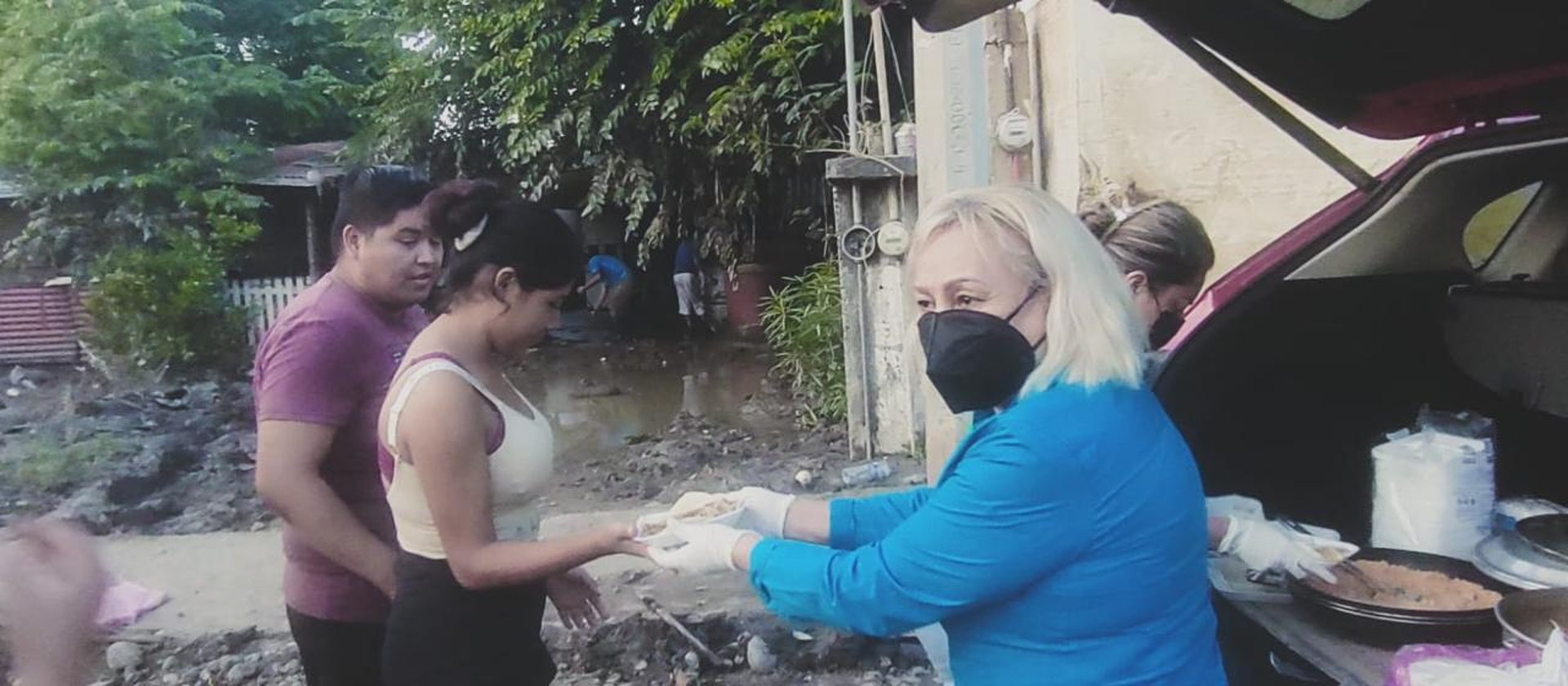 black and white bed linen