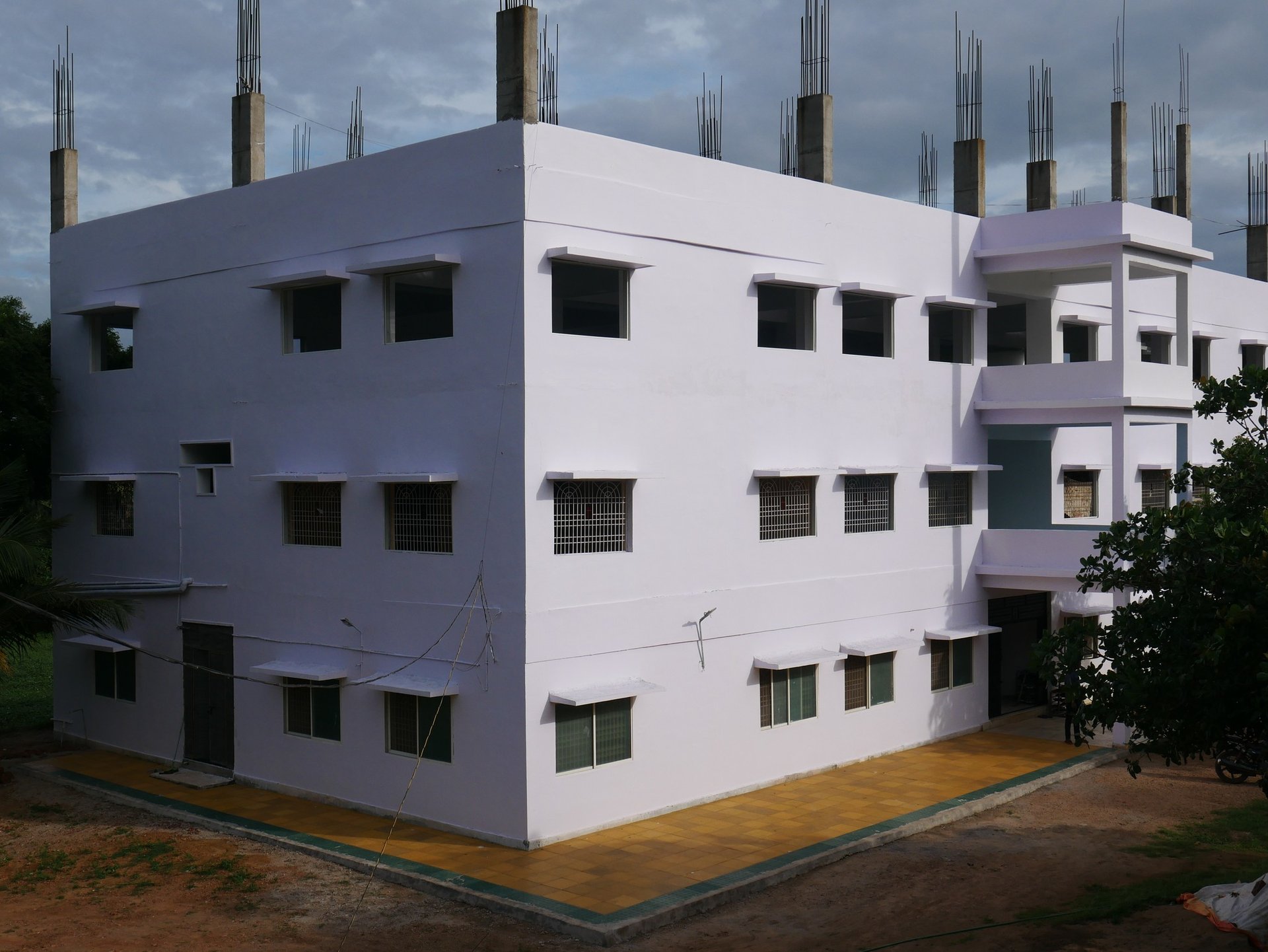 black and white bed linen