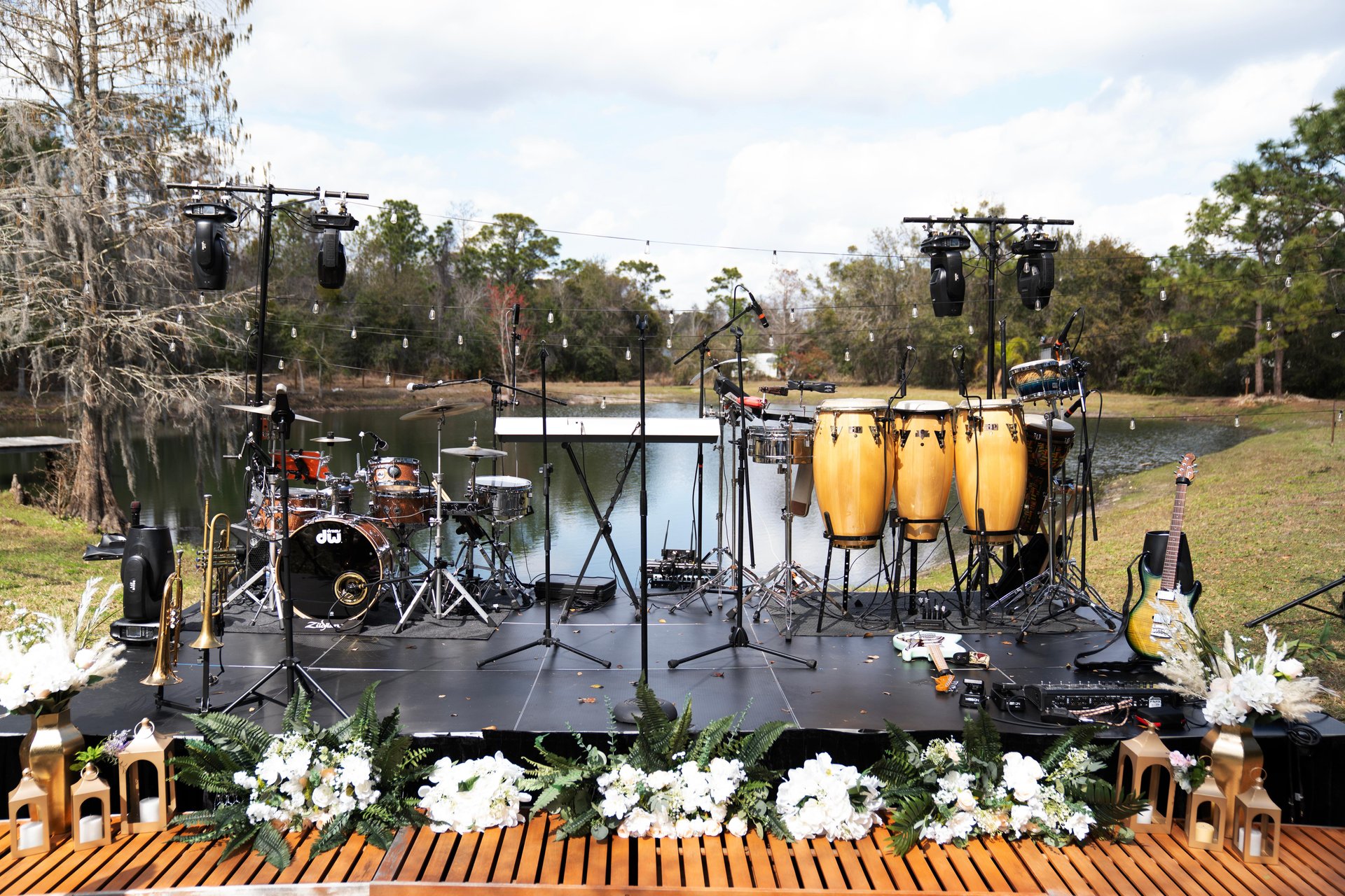 black and white bed linen