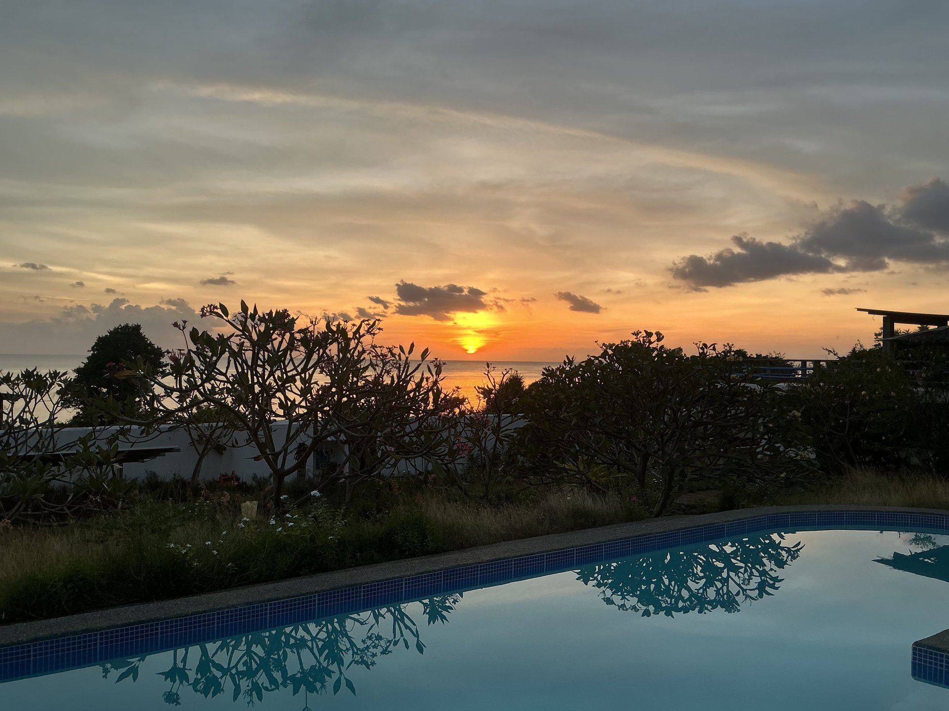 black and white bed linen