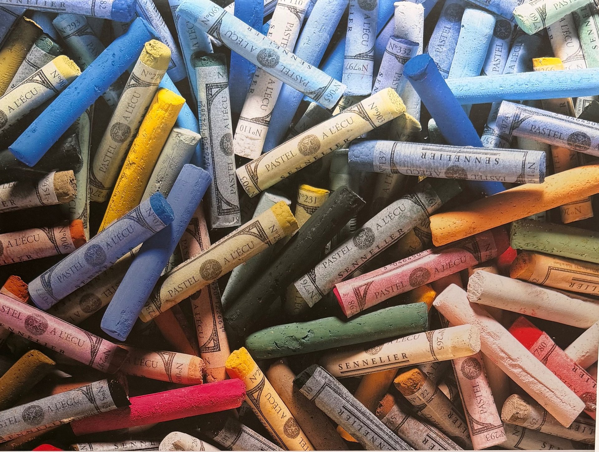 gray computer monitor