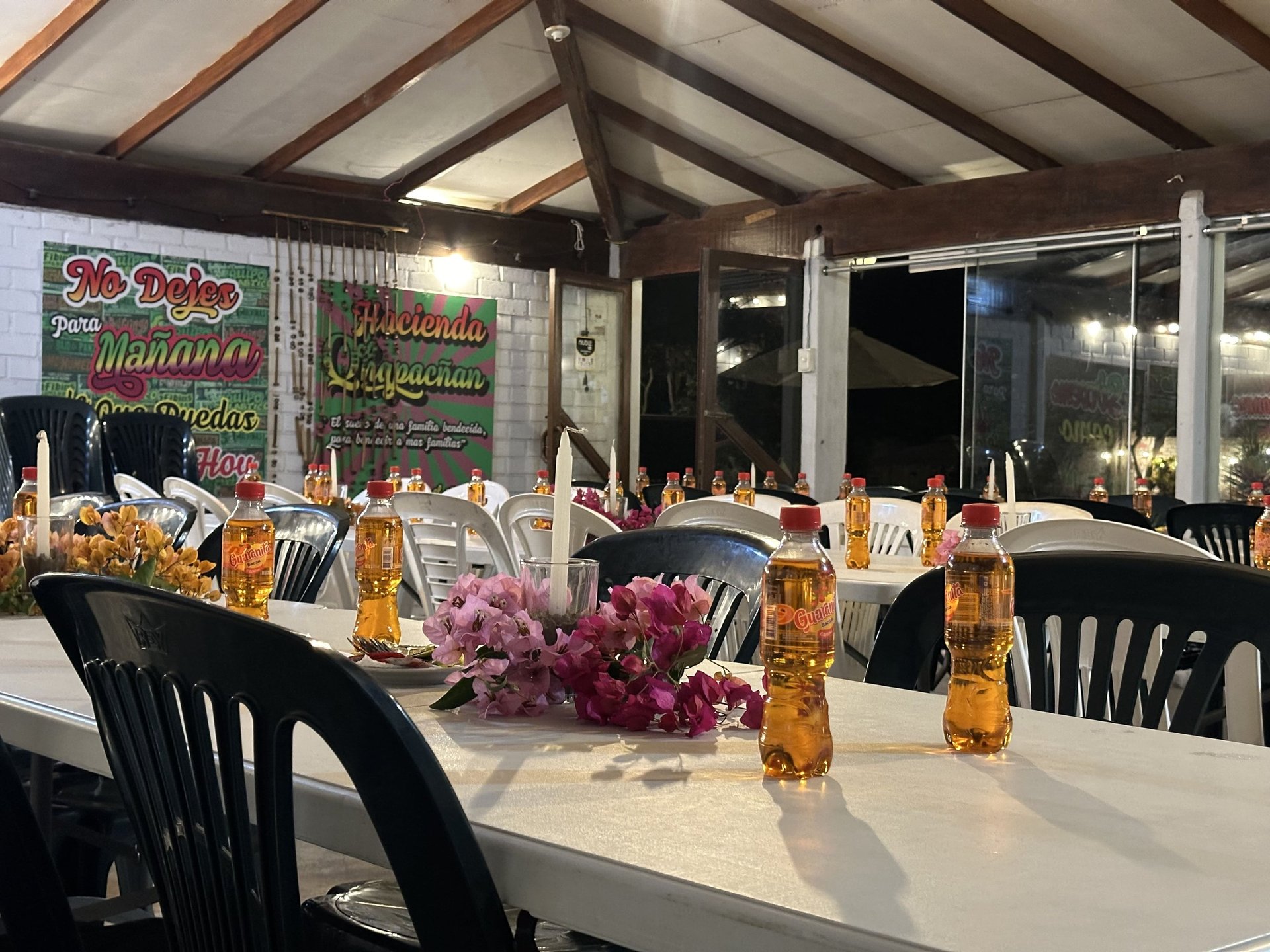 gray computer monitor