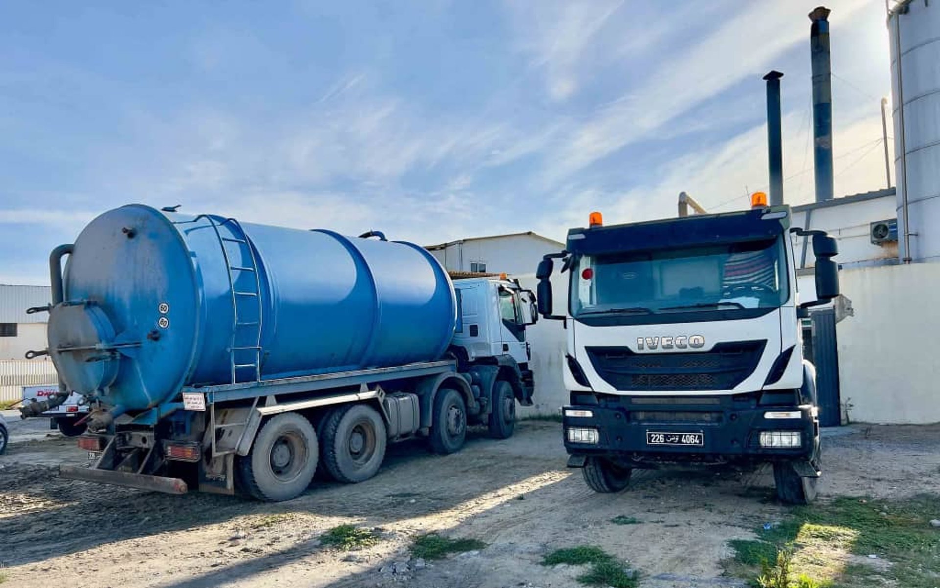 black and brown leather padded tub sofa