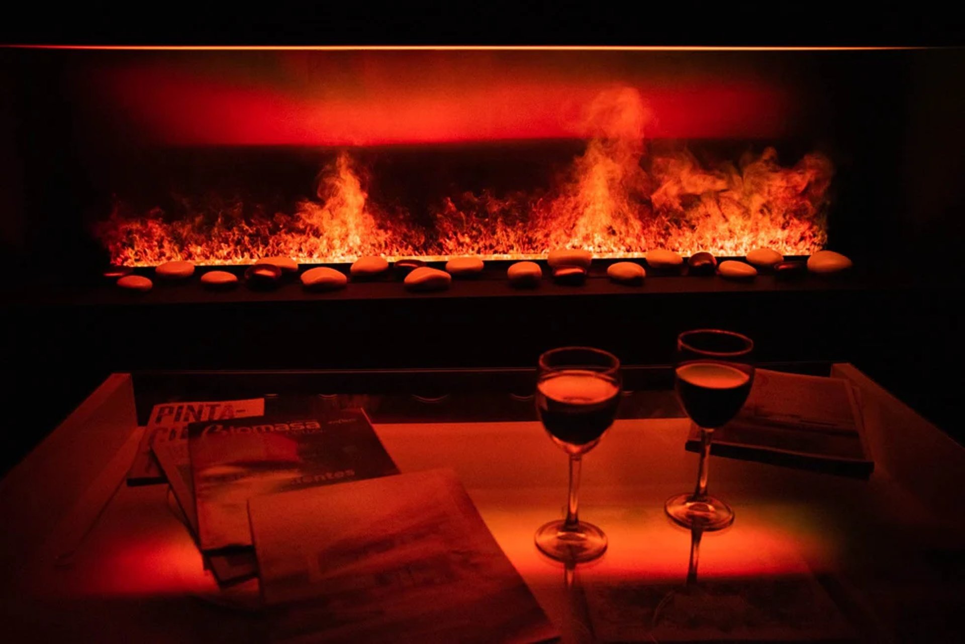 black and white bed linen