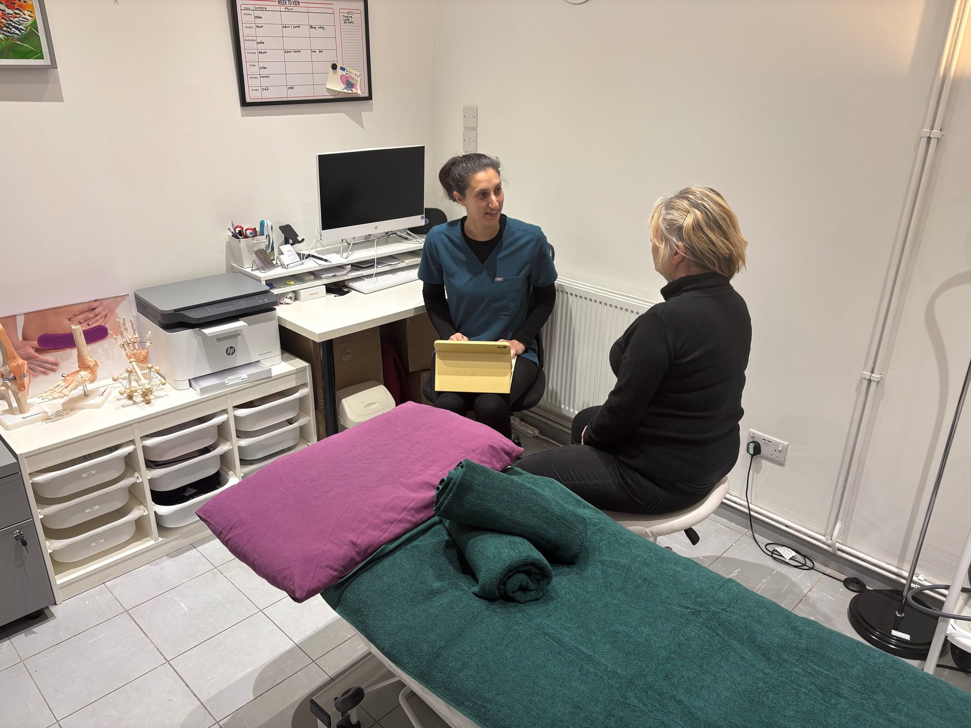 black and white bed linen