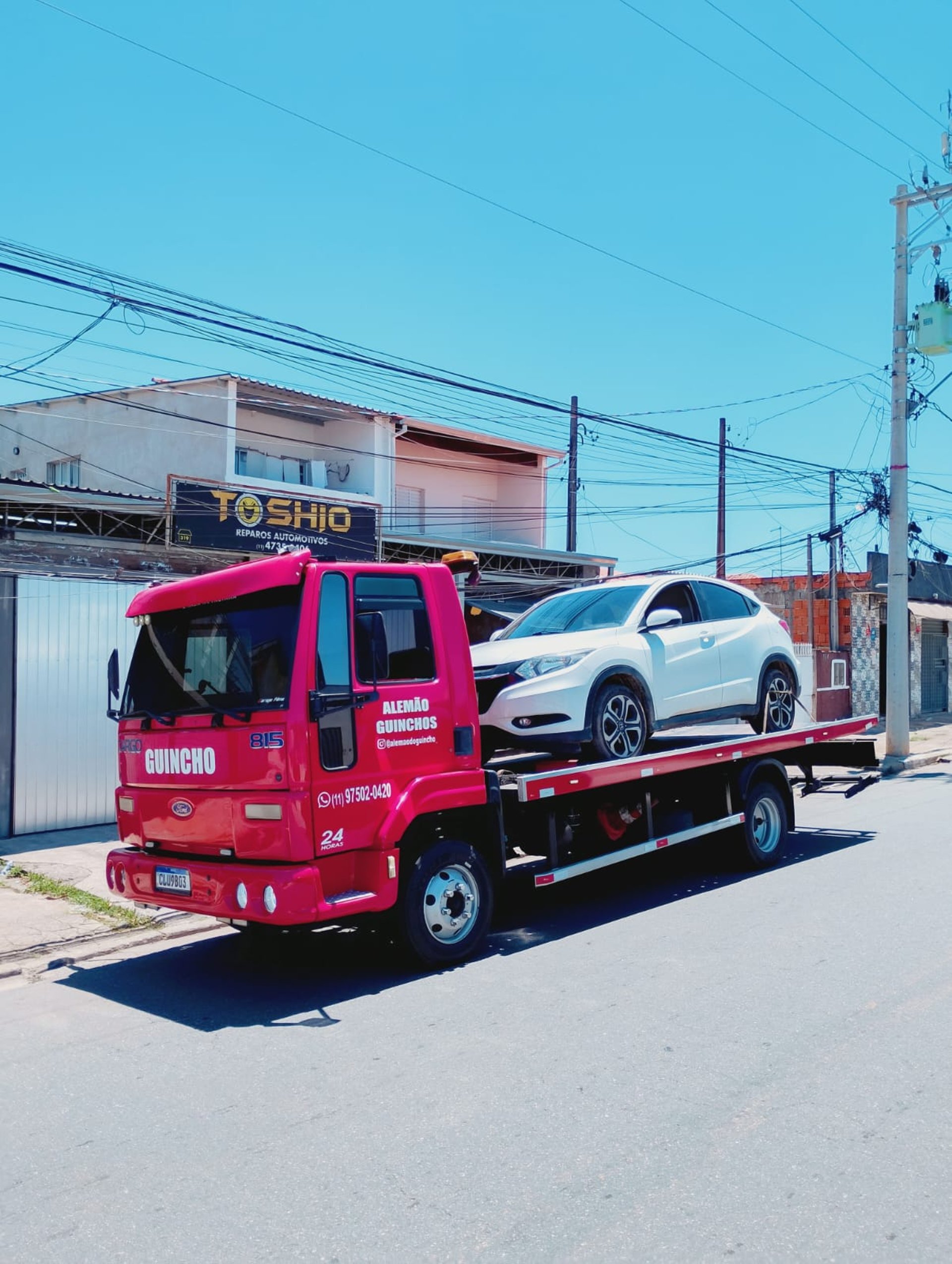 gray computer monitor
