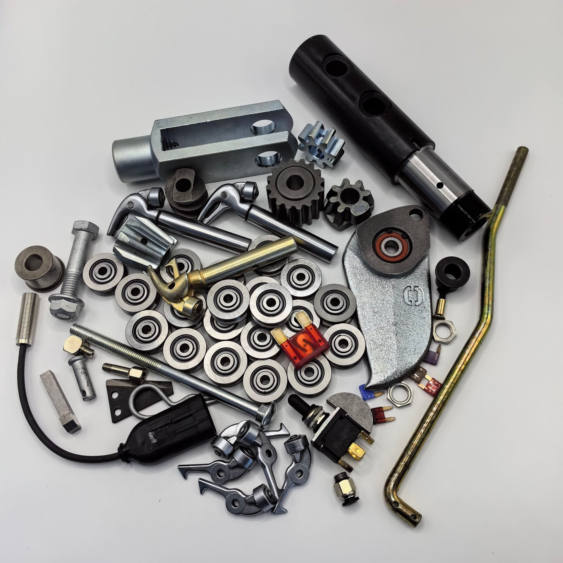 gray computer monitor