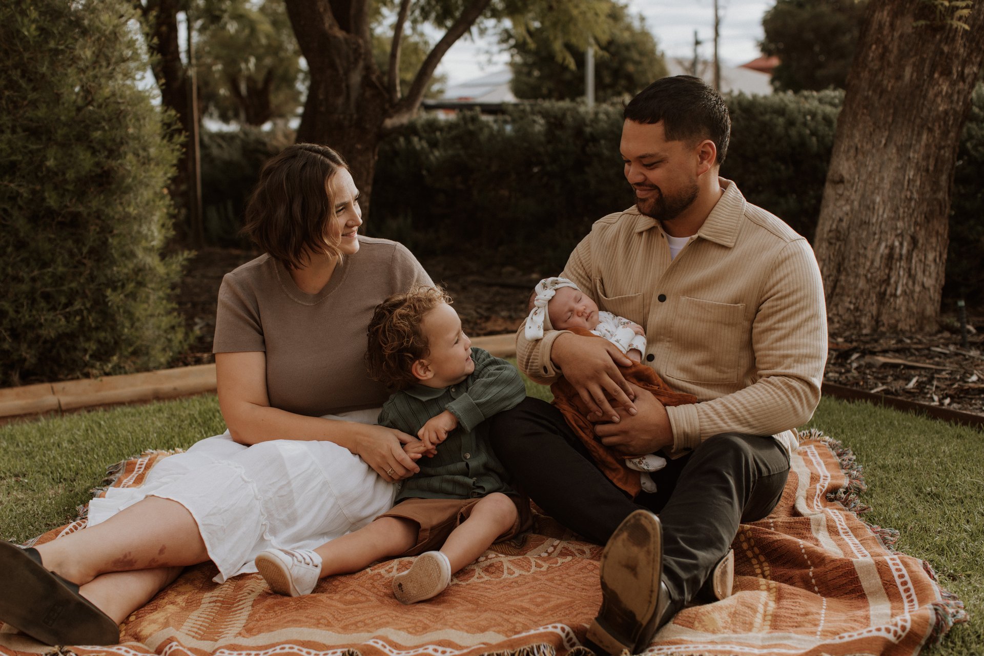 black and white bed linen