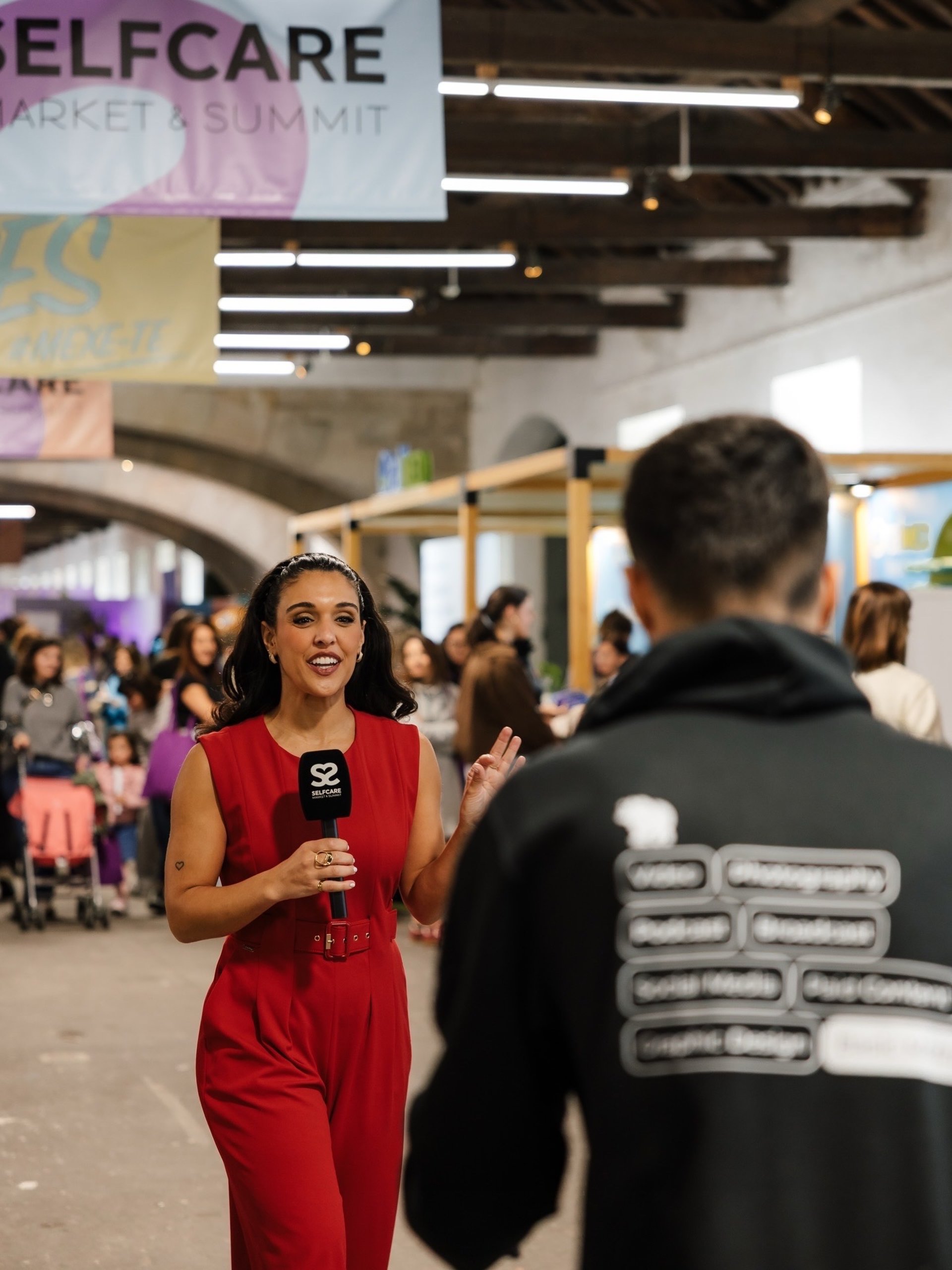 black and white bed linen