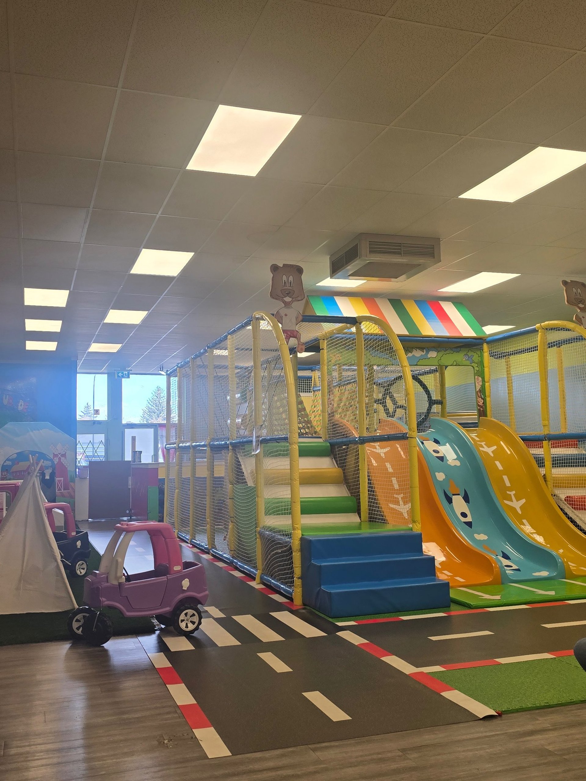 gray computer monitor