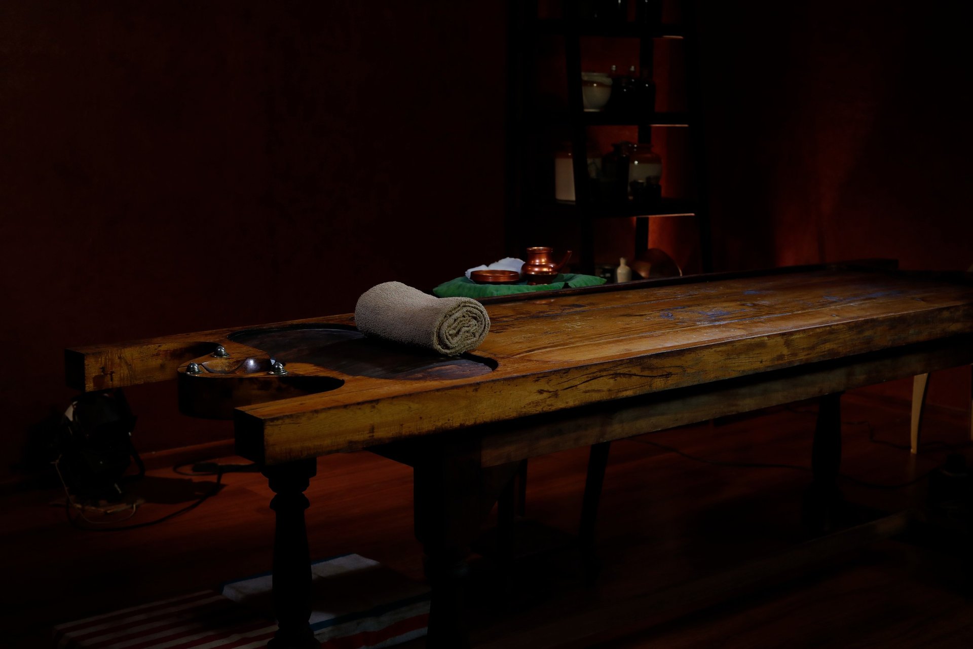 black and white bed linen