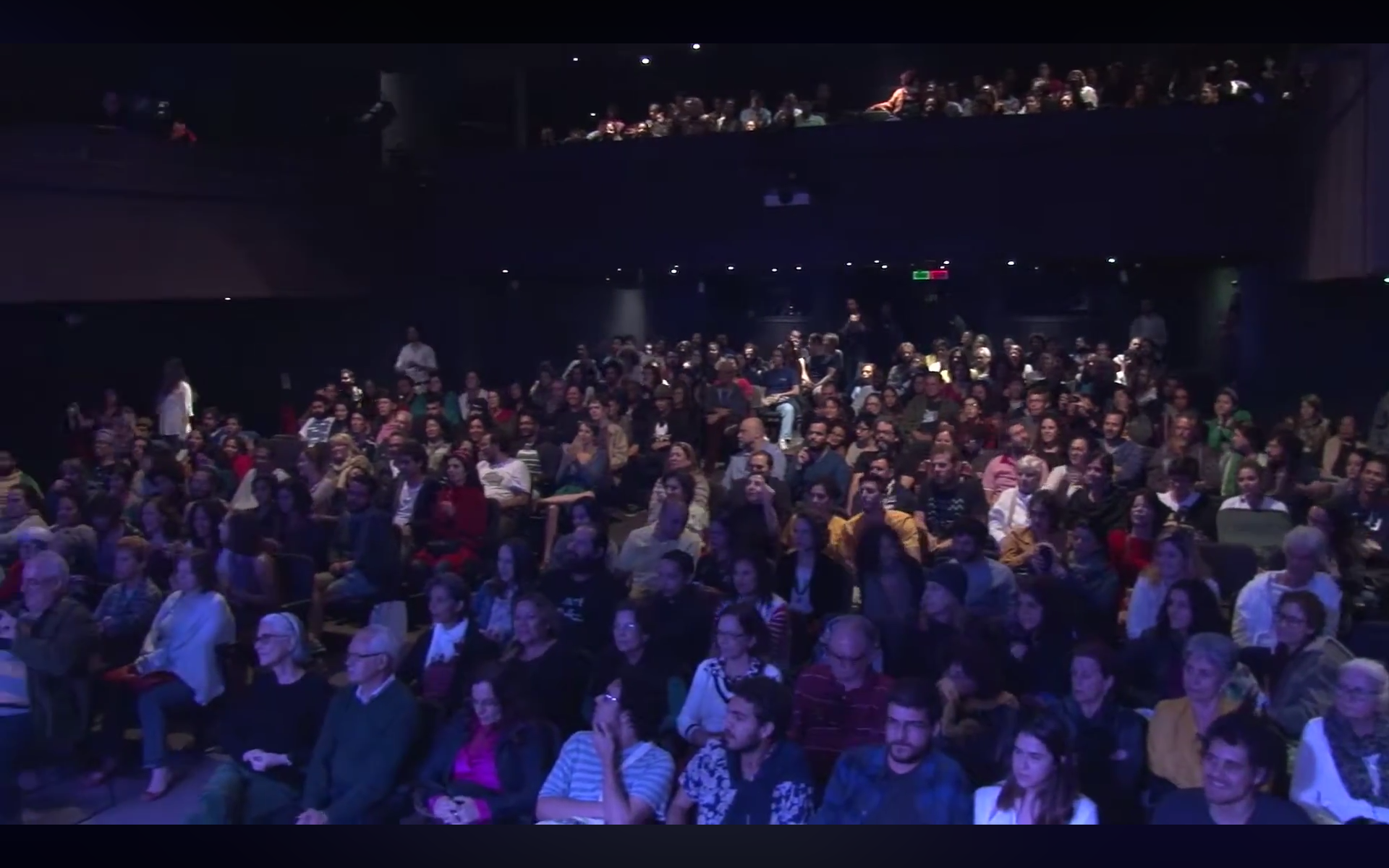 gray computer monitor