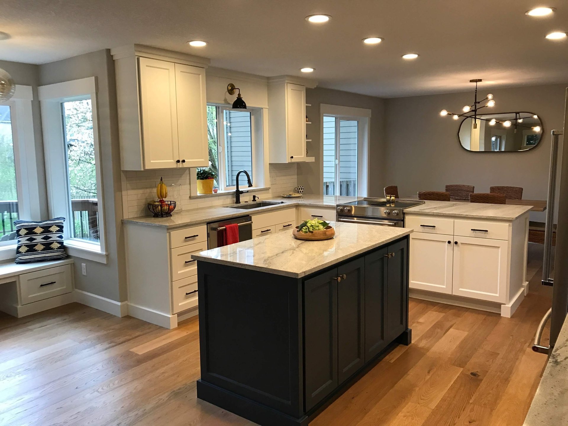 black and white bed linen