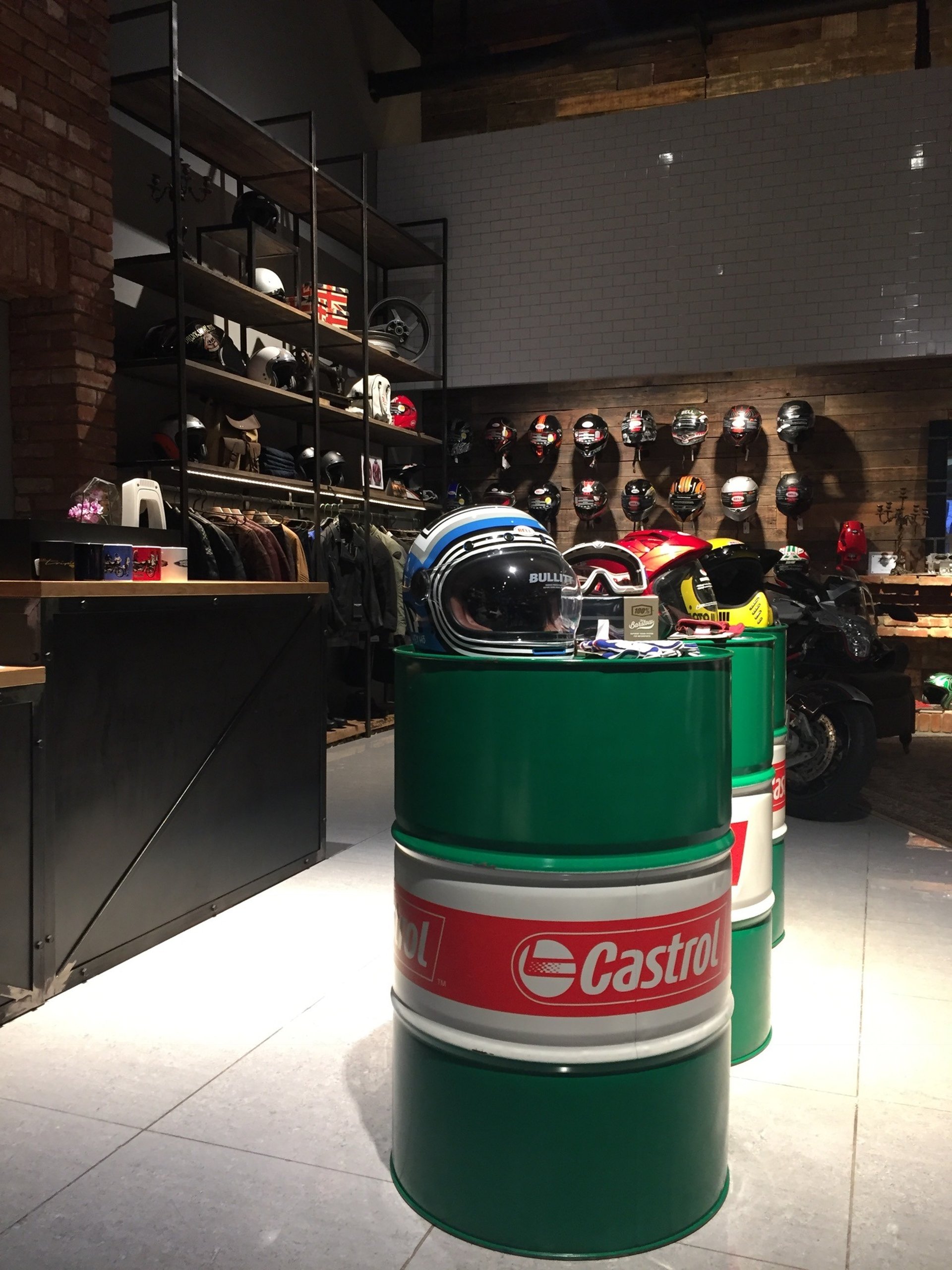 black and white bed linen