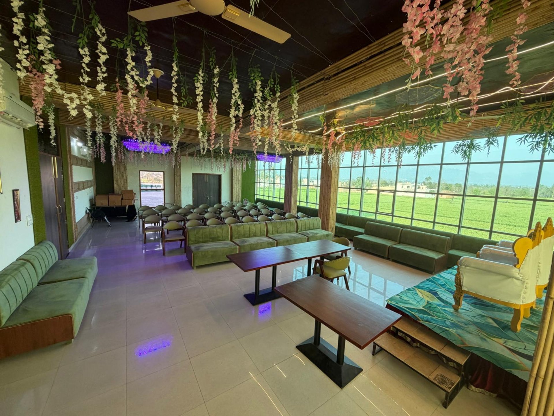 black and white bed linen