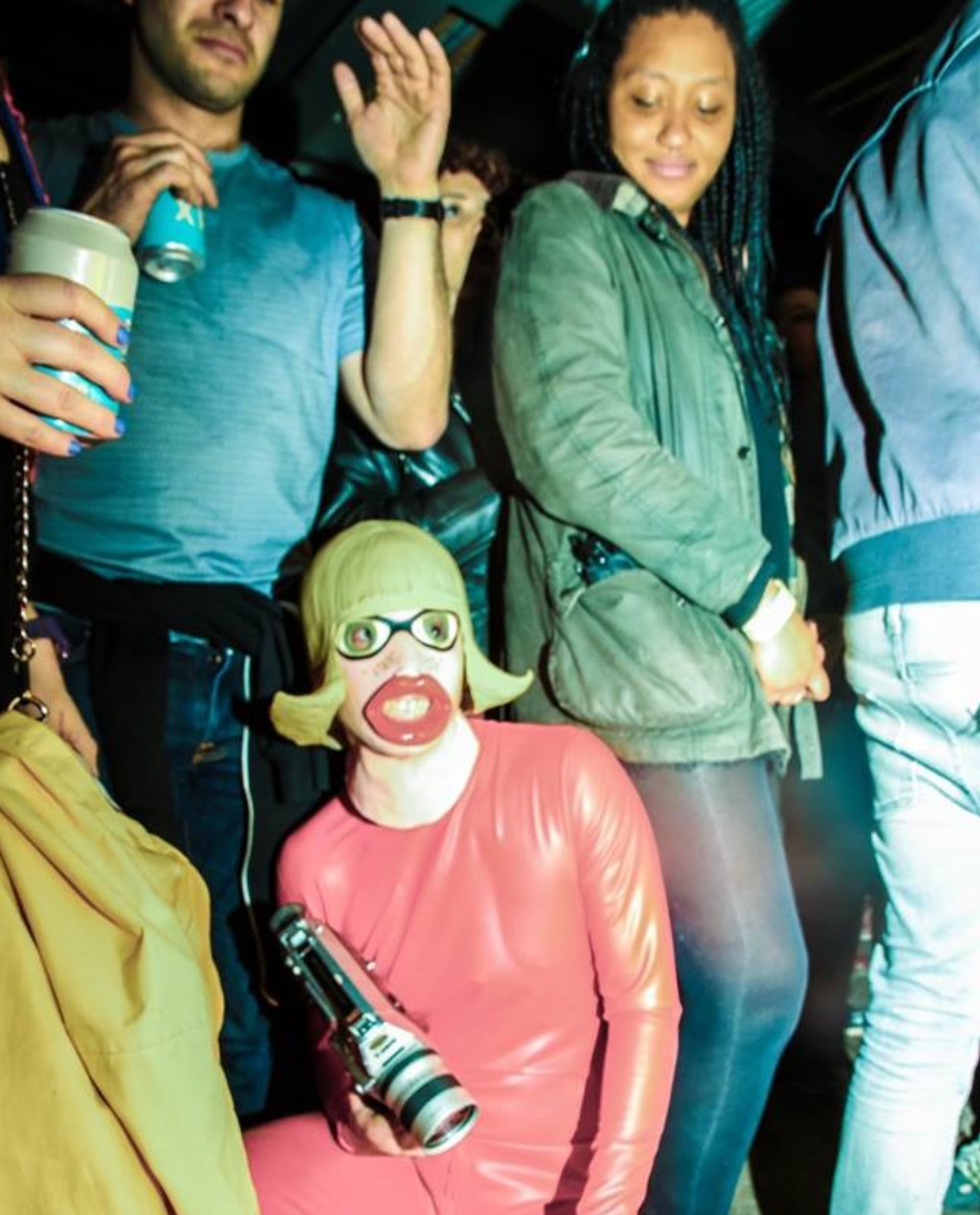 gray computer monitor