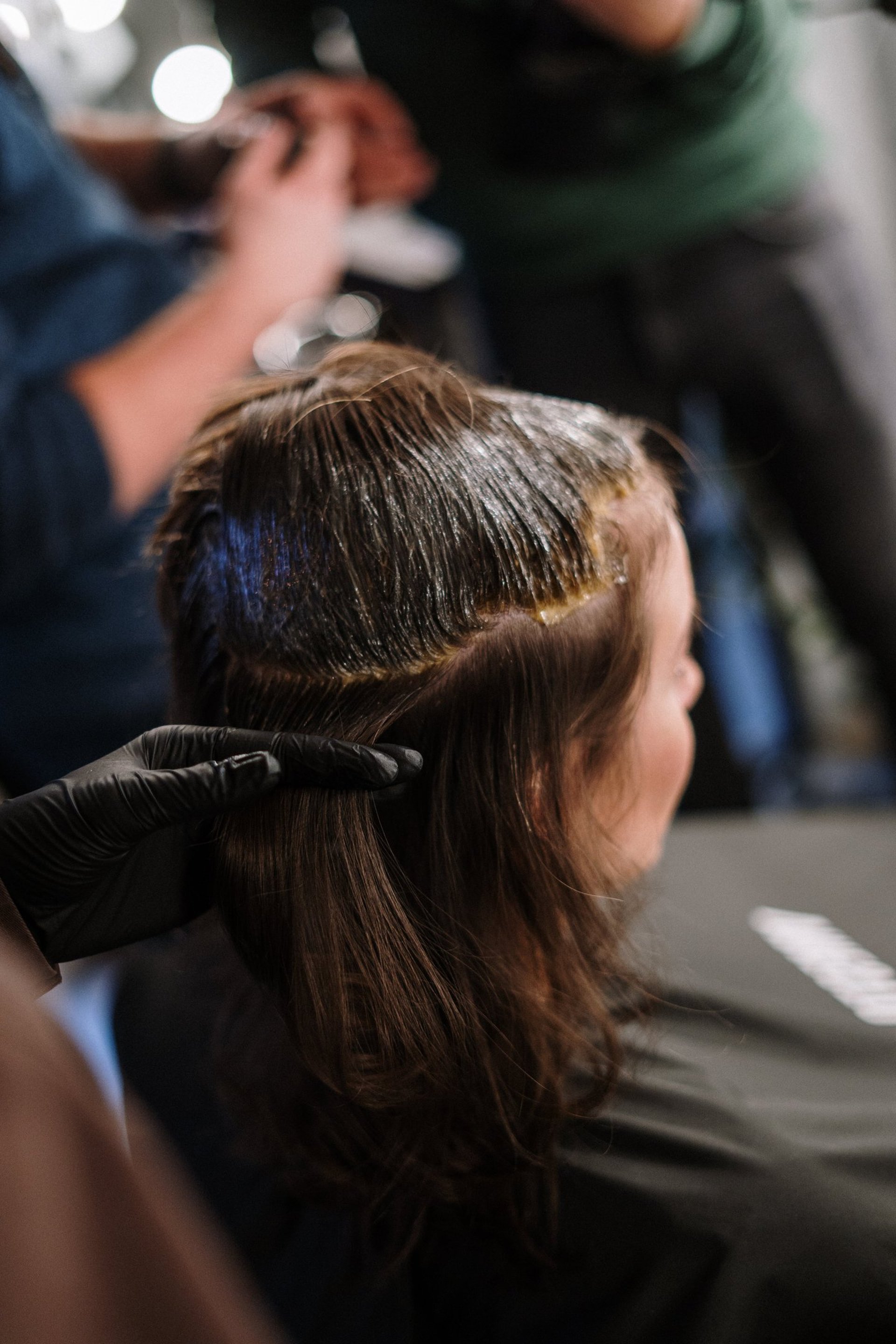 apply color on hair 