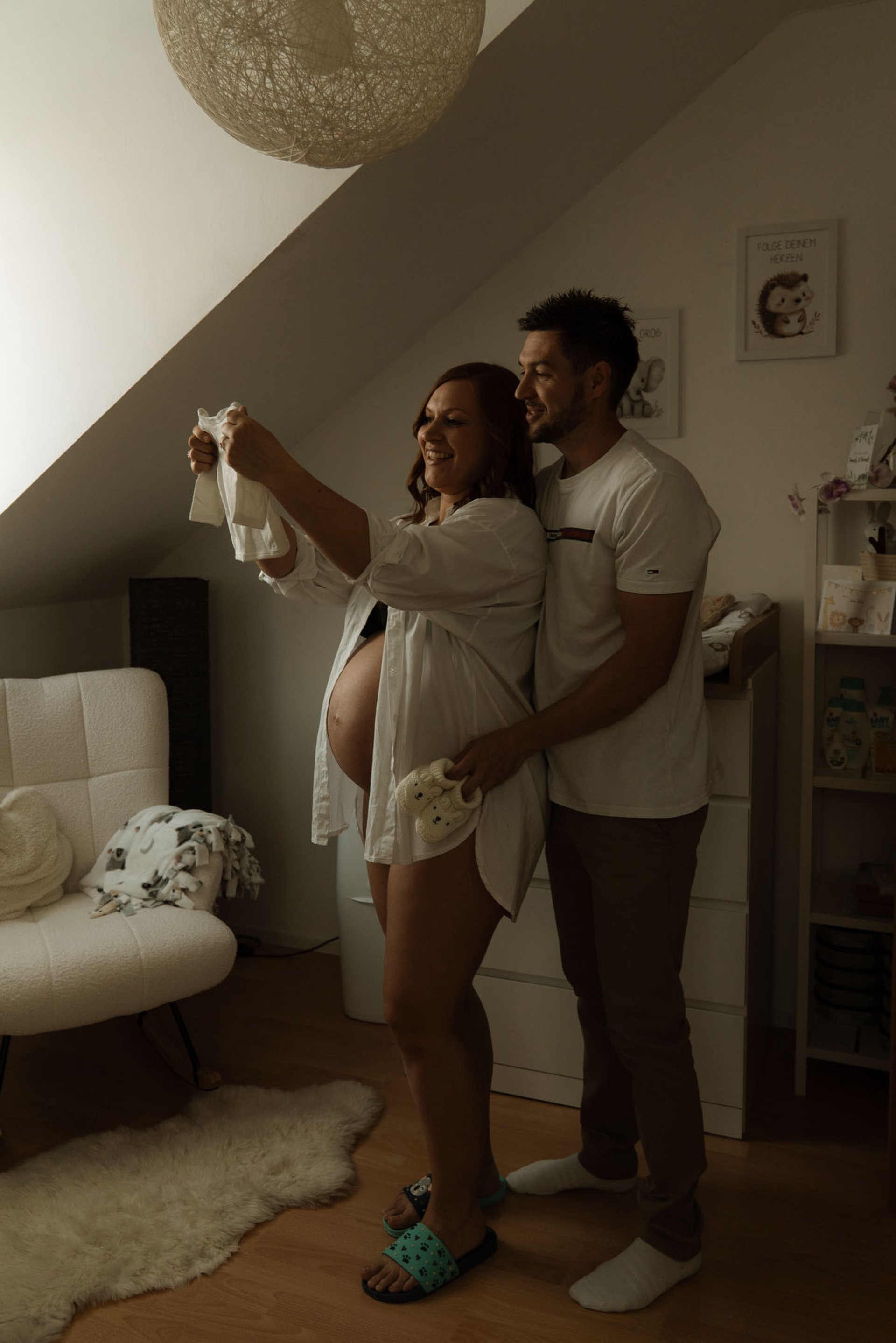 Babybauchfotos Babybauchshooting Schwangerschafts Fotograf cinematisch authentisch Wien Wiener Neustadt authentisch Sophie Sa