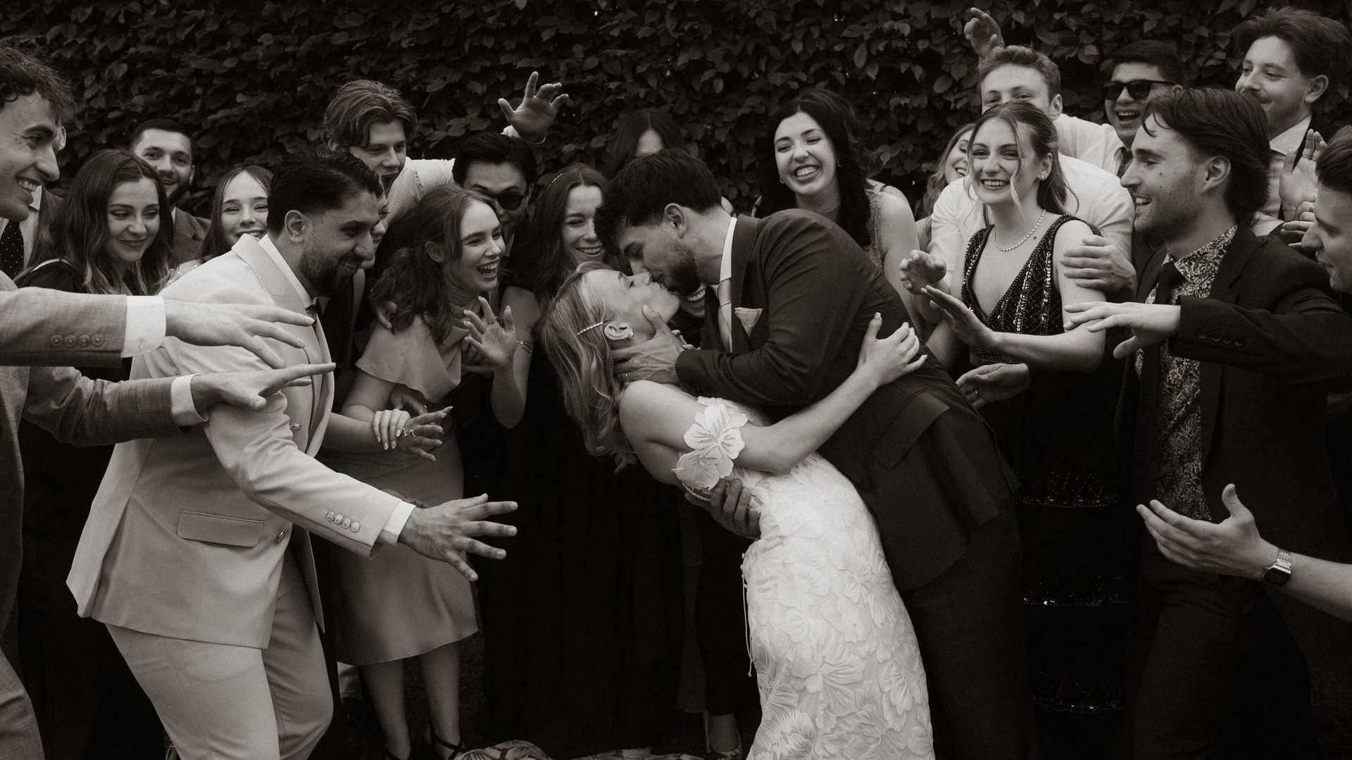 Heiraten im Schloss Gamlitz Hochzeitslocation Hochzeitsfotograf Steiermark Wien dokumentarisch Sophie Sara Fotografie